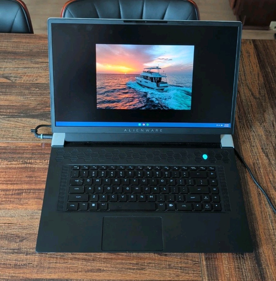 alienware x17 r2 gaming laptop – Priced to sell!