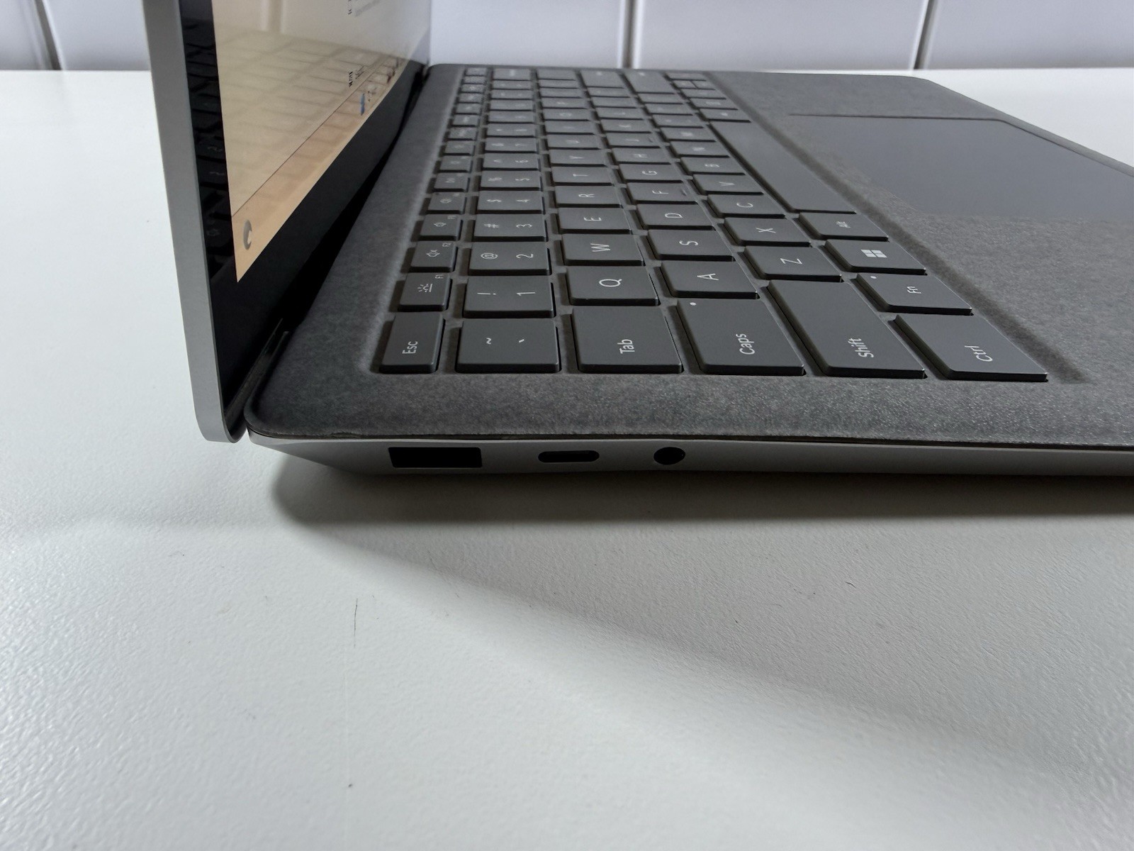 Microsoft Surface Laptop 5 13.5” 1950 Intel Core i7-1265U 16GB RAM 512GB READ”