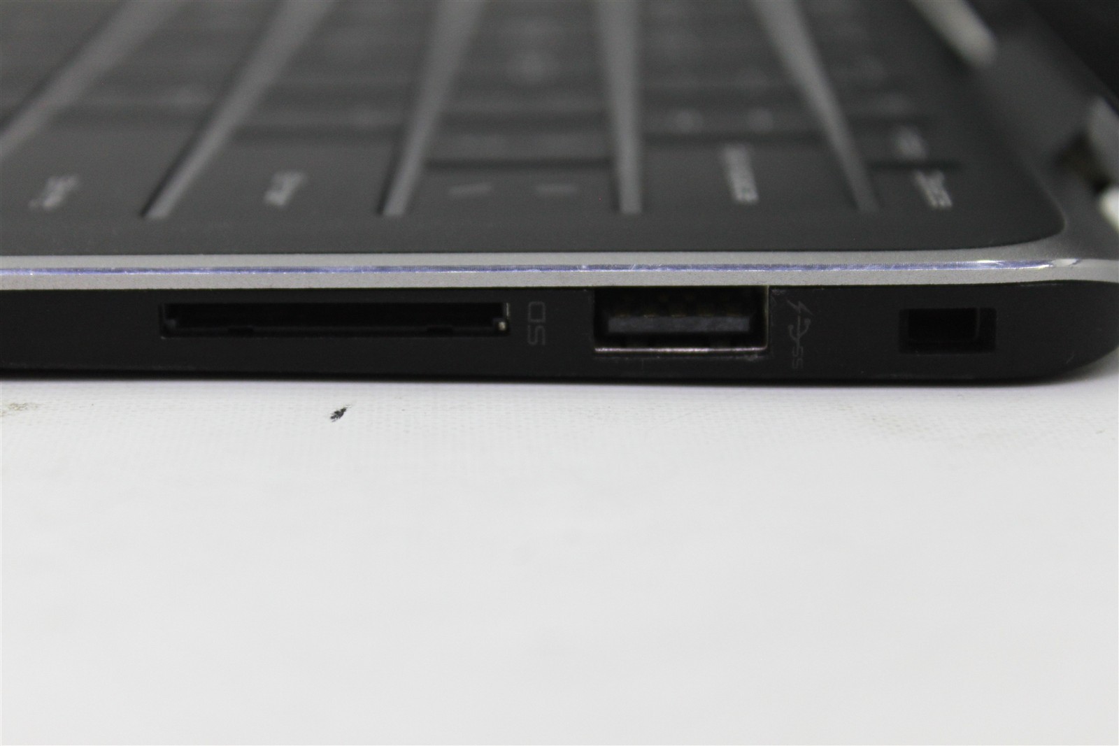 Dell XPS 11 11.6″ 9P33 Intel i5-4210Y 1.50GHz 4GB 128GB SSD NO OS