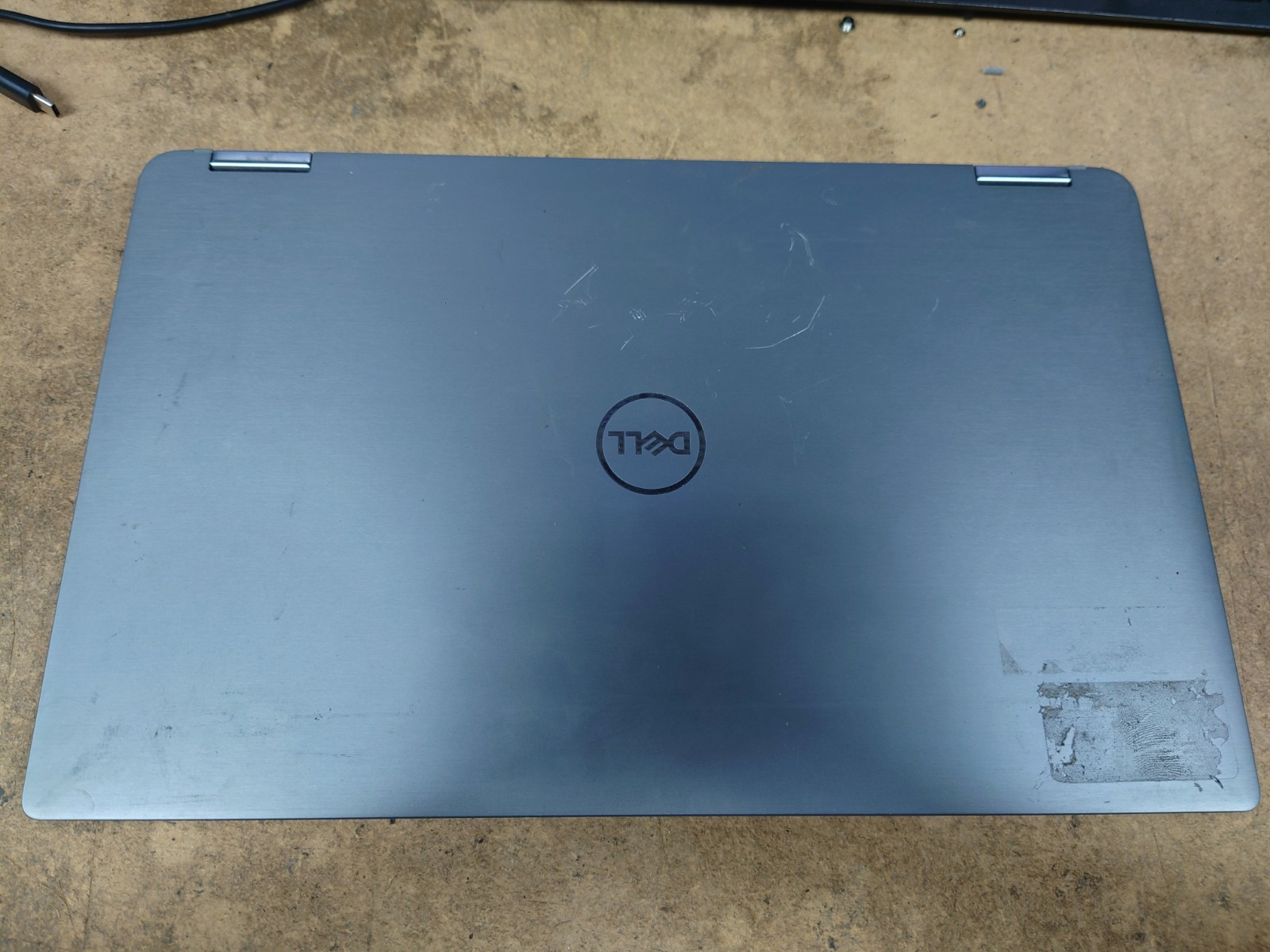 Dell Latitude 7400 2-n-1 14″ FHD Touch i7-8665U 8GB RAM No Battery/OS/SSD