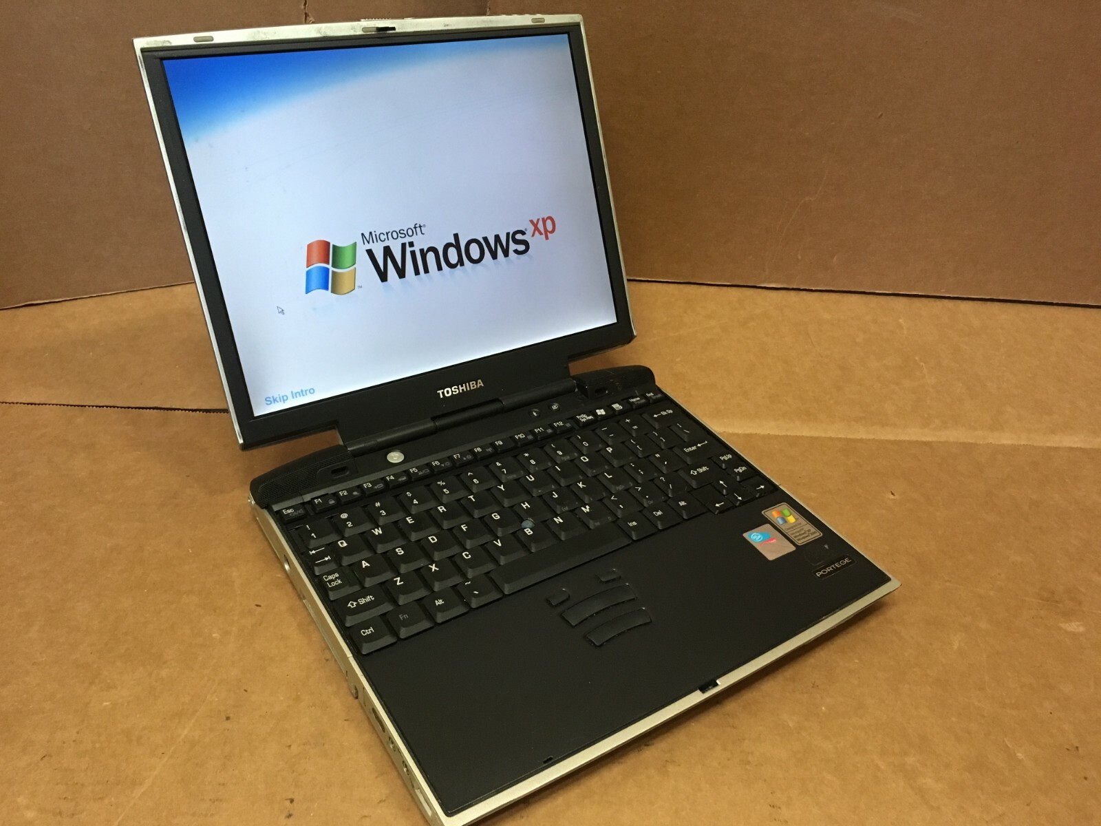 Toshiba Portege M100 PENTIUM M 1.2GHz 256MB RAM 20GB HDD WINDOWS XP WIFI DVD