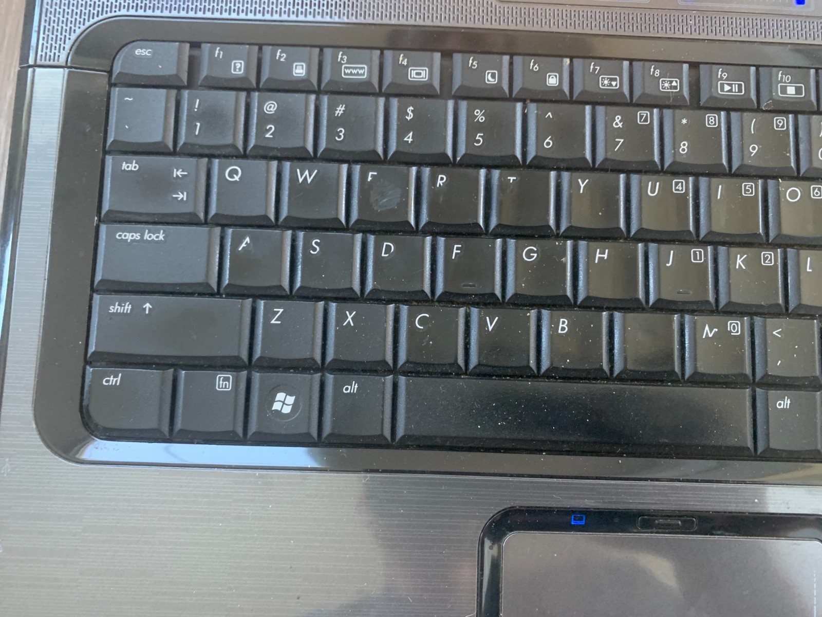 Compaq Presario V6000 15.4″ Intel Core Duo T2450 2.00Ghz 2GB RAM 120GB HDD Win 7