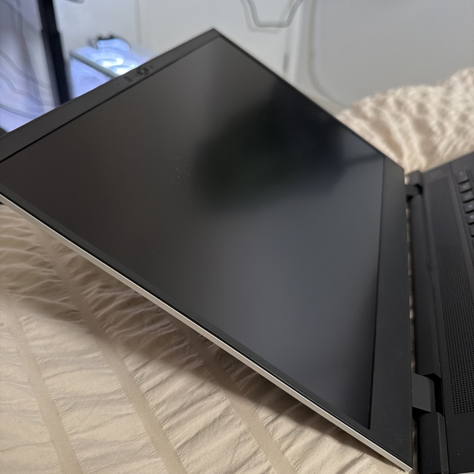 Framework 16 DIY 16-DIY 16″ Ryzen 7 7840HS 3.8GHz 32GB RAM 2TB NVME SSD