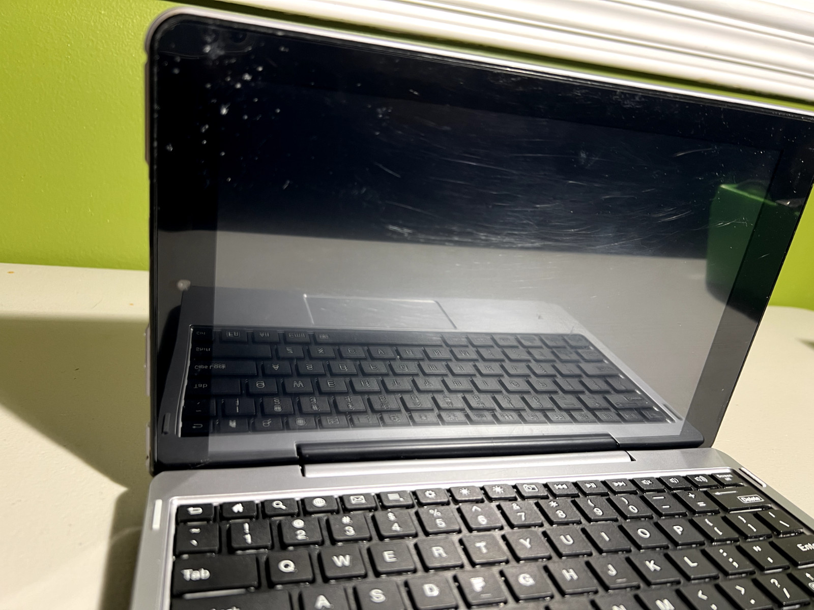 RCA Cambio W101SA23 Silver Tablet/Laptop For Parts only!