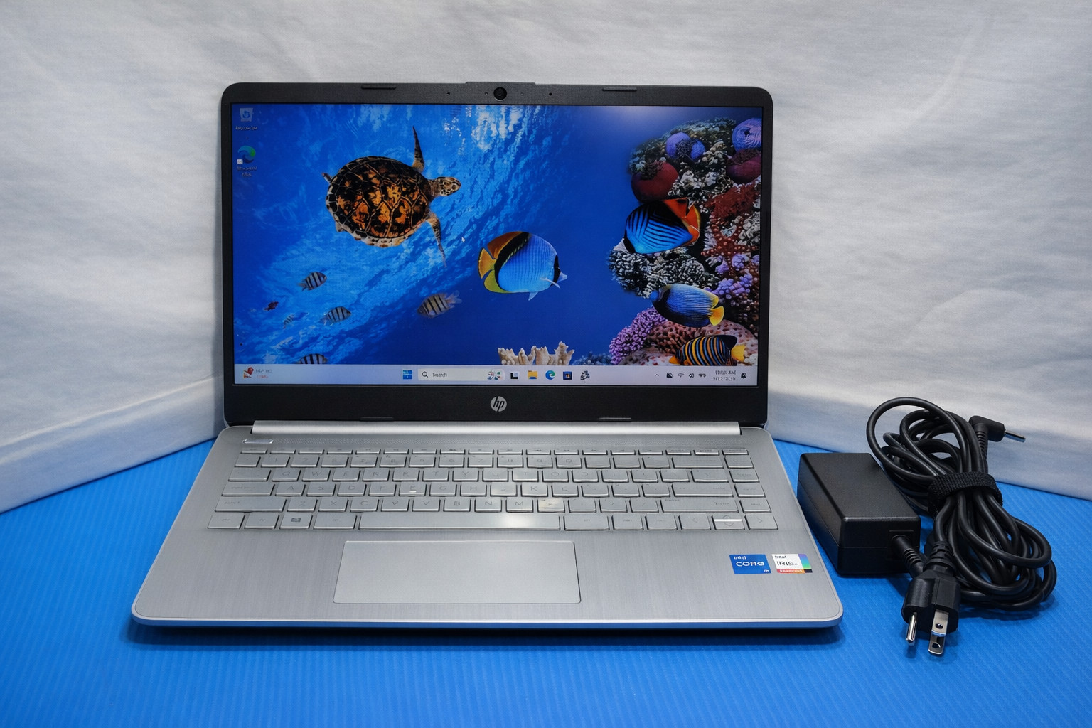 HP 14-DQ2035CL 14”FHD Intel i5-1135G7 2.4GHz 12GB RAM 256GB +Charger