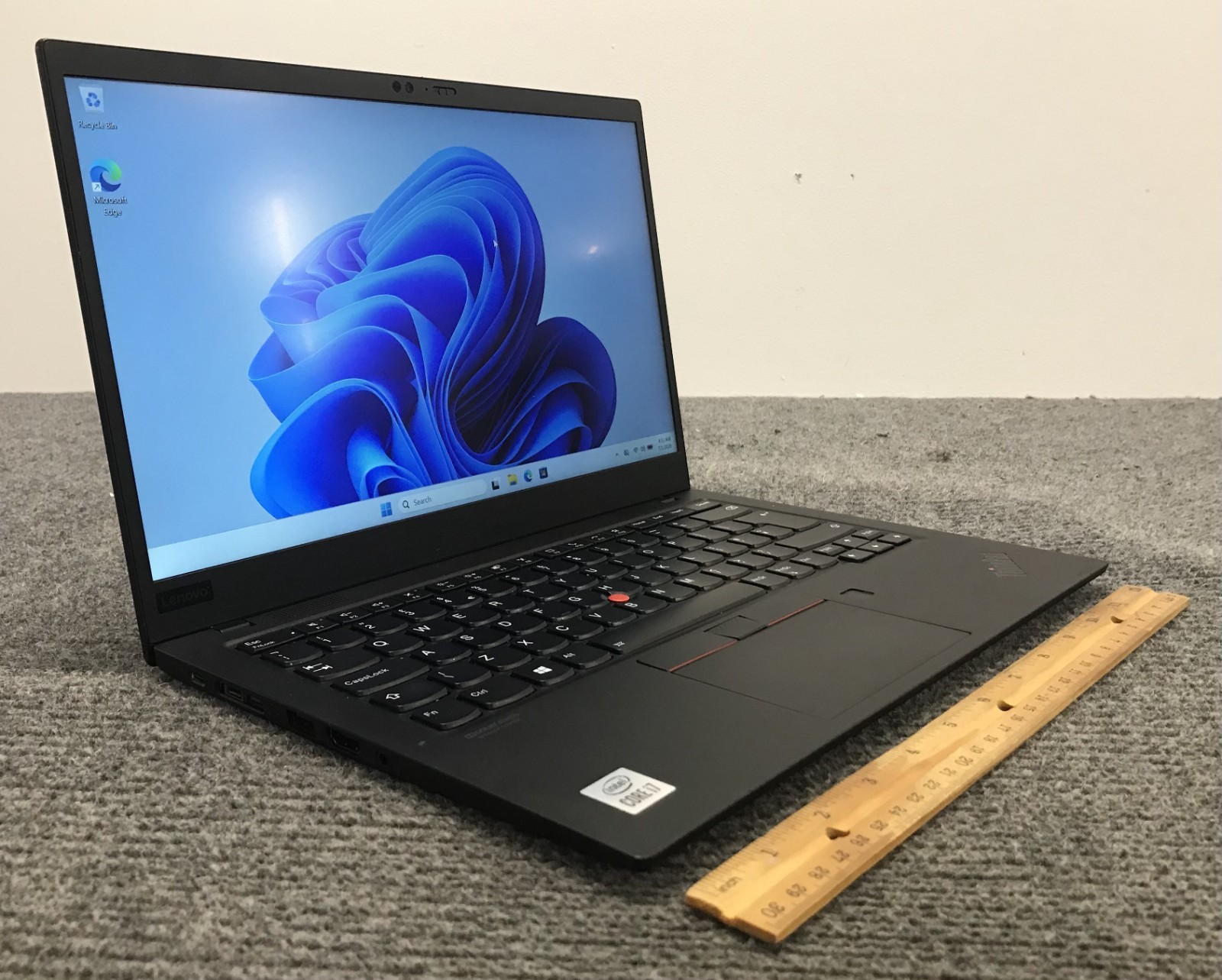 Lenovo ThinkPad X1 Carbon Gen 8 14″ Laptop i7-10510U 16GB RAM 256GB NVMe
