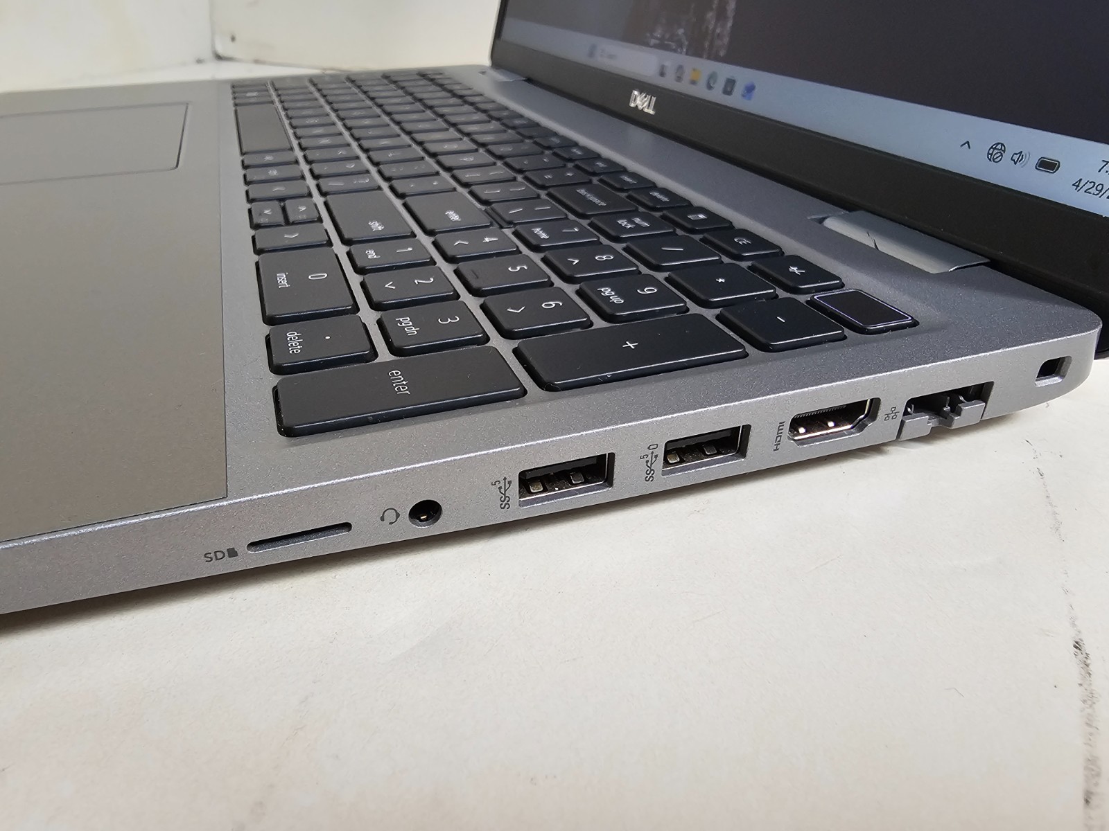 Dell Latitude 5530 Laptop – i5-1245U 16GB 512GB SSD Cam 15.6″ Touchscreen – SP1