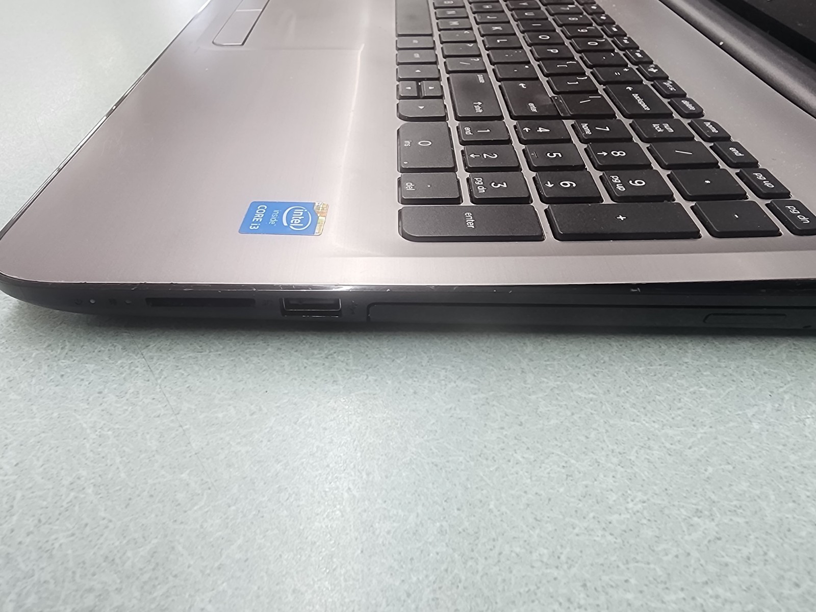 Used HP Pavilion Series 15″ Laptop. Intel Core i3 Processor/16GB RAM/147GB HDD.