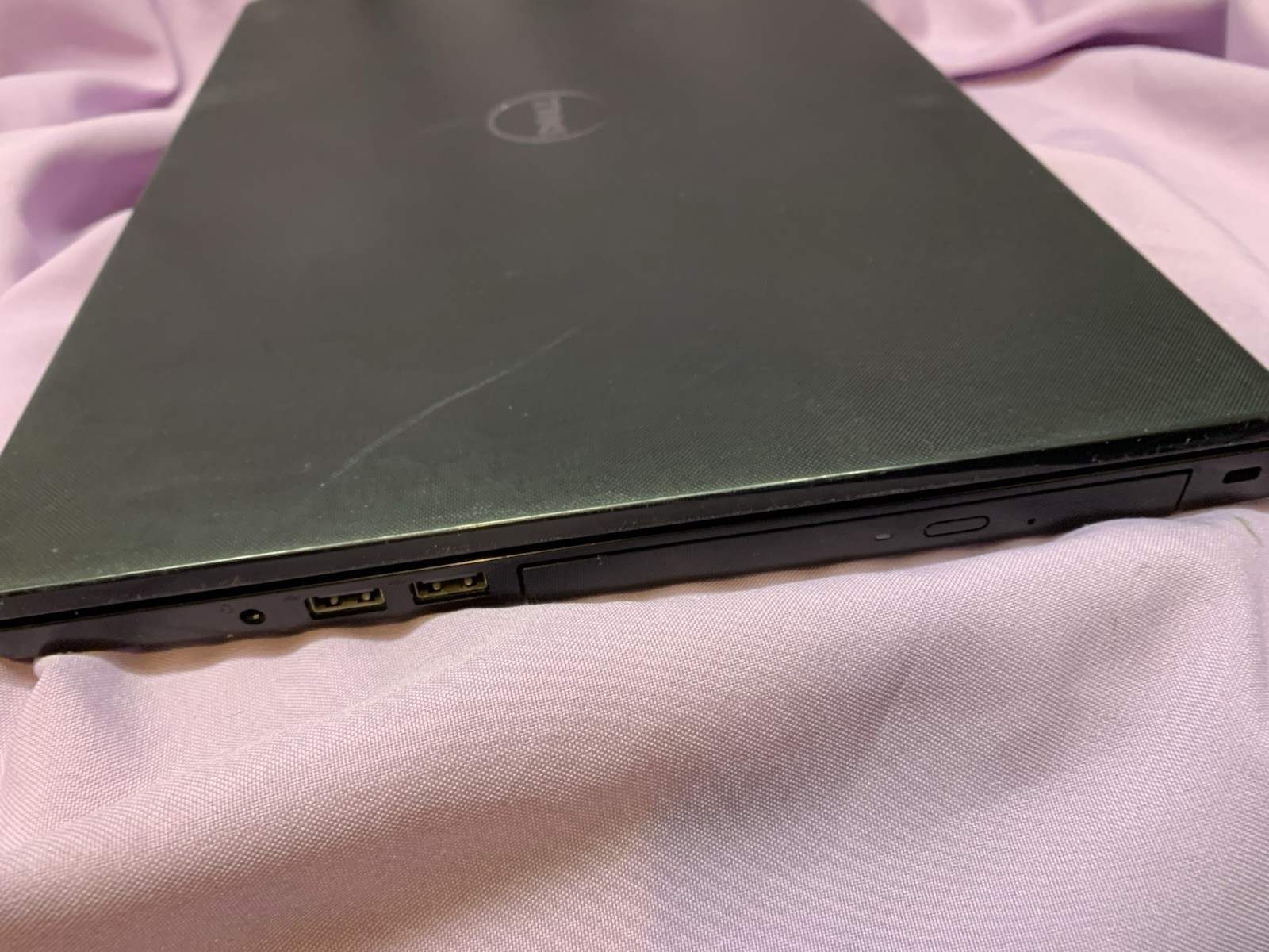 Dell Inspiron 15 P47F 15.6″ Laptop. Read Description