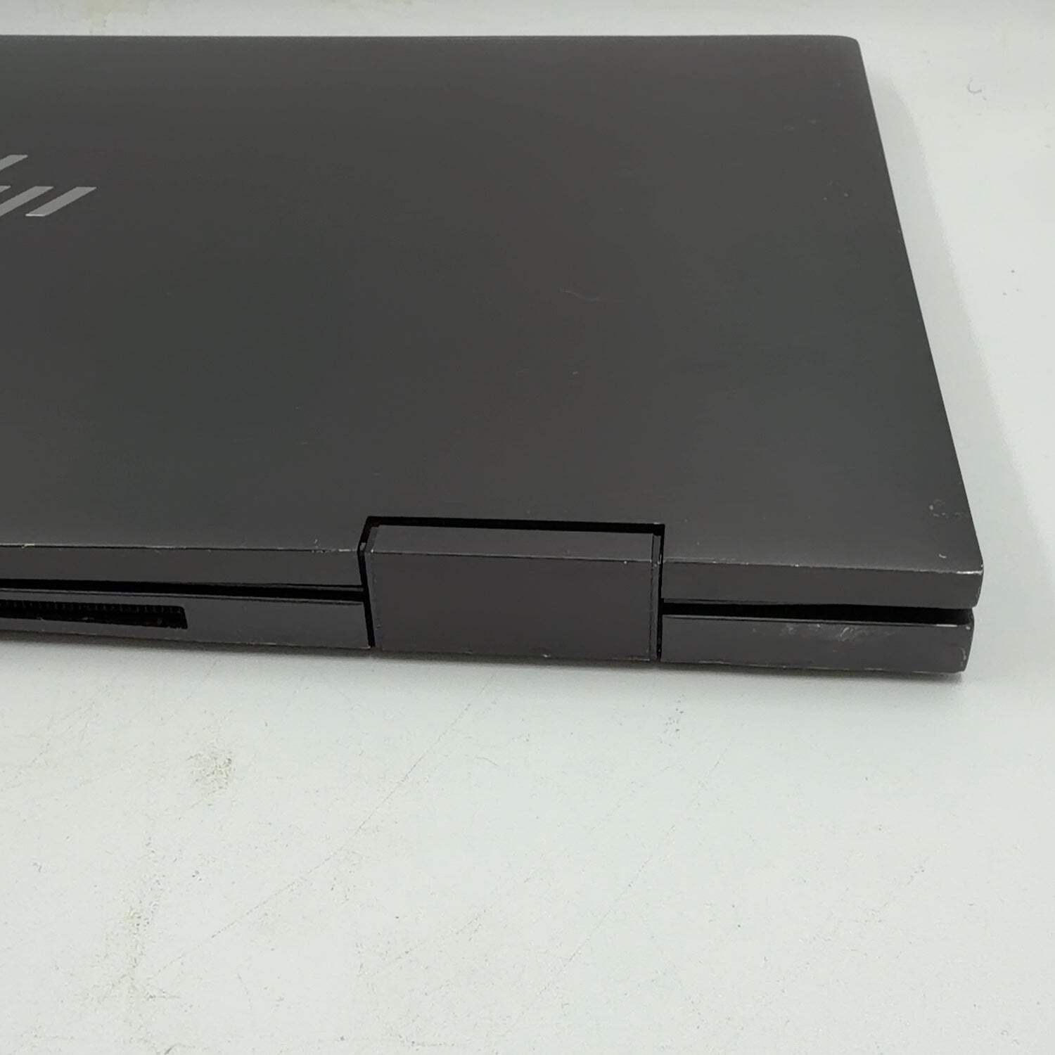 Broken HP Envy x360 15M-EE013DX Ryzen 5 4500U 8GB RAM 256GB SSD Cracked Screen