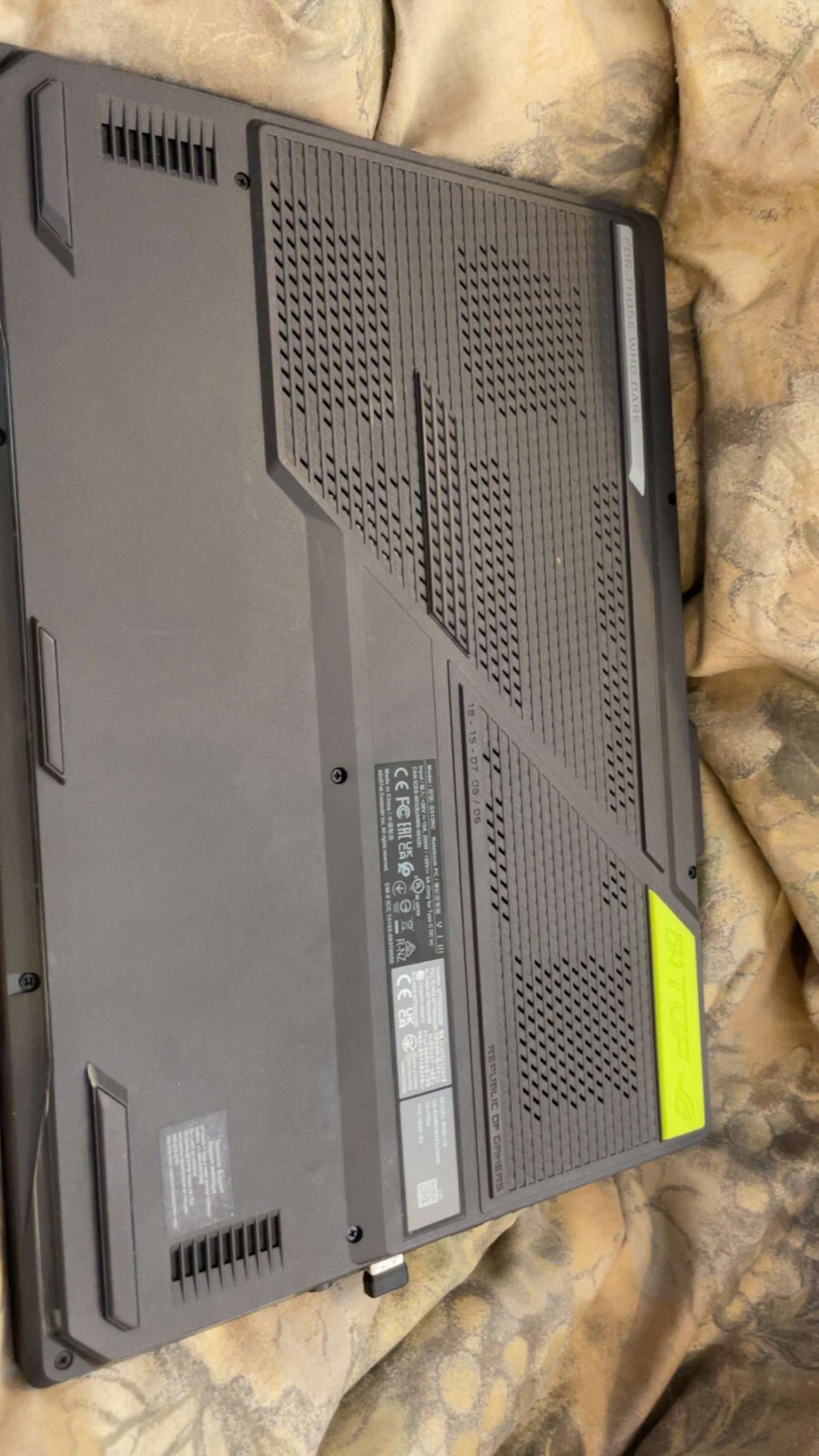 Asus rog strix rgb gaming laptop – AMD ryzen 9 6900HX eith Radeon graphics 144hz