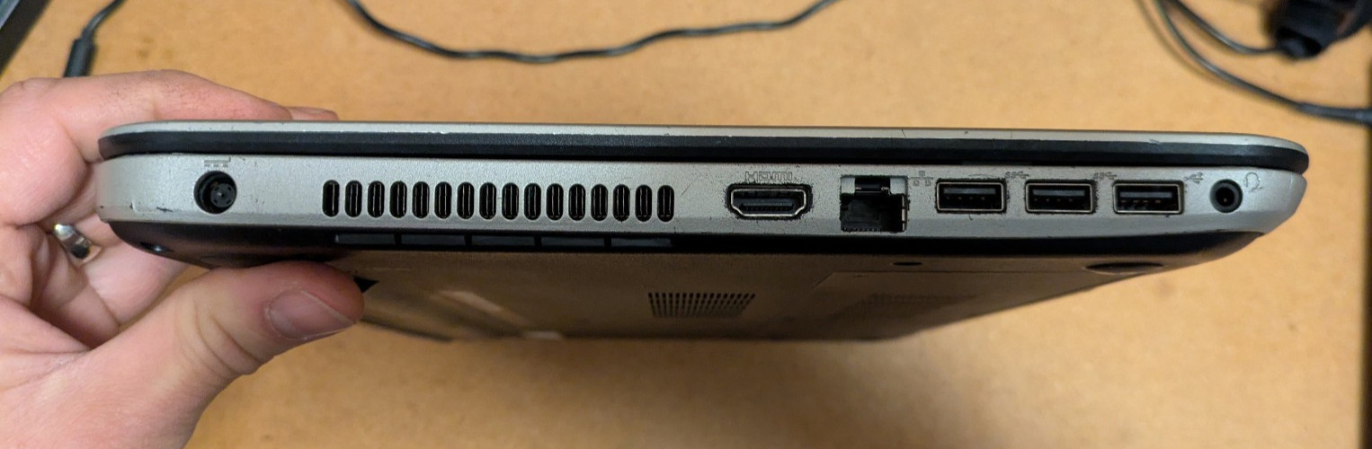 Dell Inspiron 15R 5537 i7-4500U 1.80Ghz 8GB RAM 240GB SSD Windows 7 Pro Wifi BT