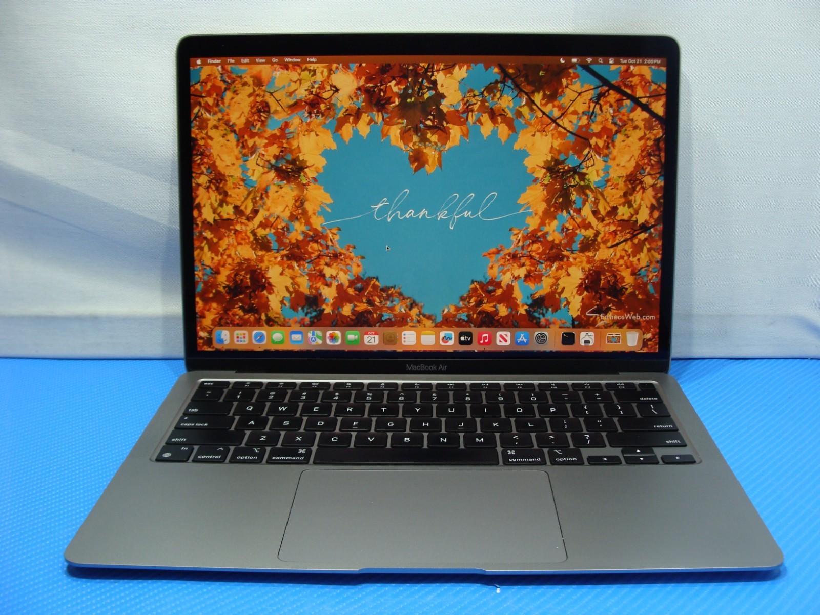 Apple MacBook Air A2337 MGN63LL/A 13.3″ M1 (2020) 8CPU/7GPU 8GB 128GB +Charger
