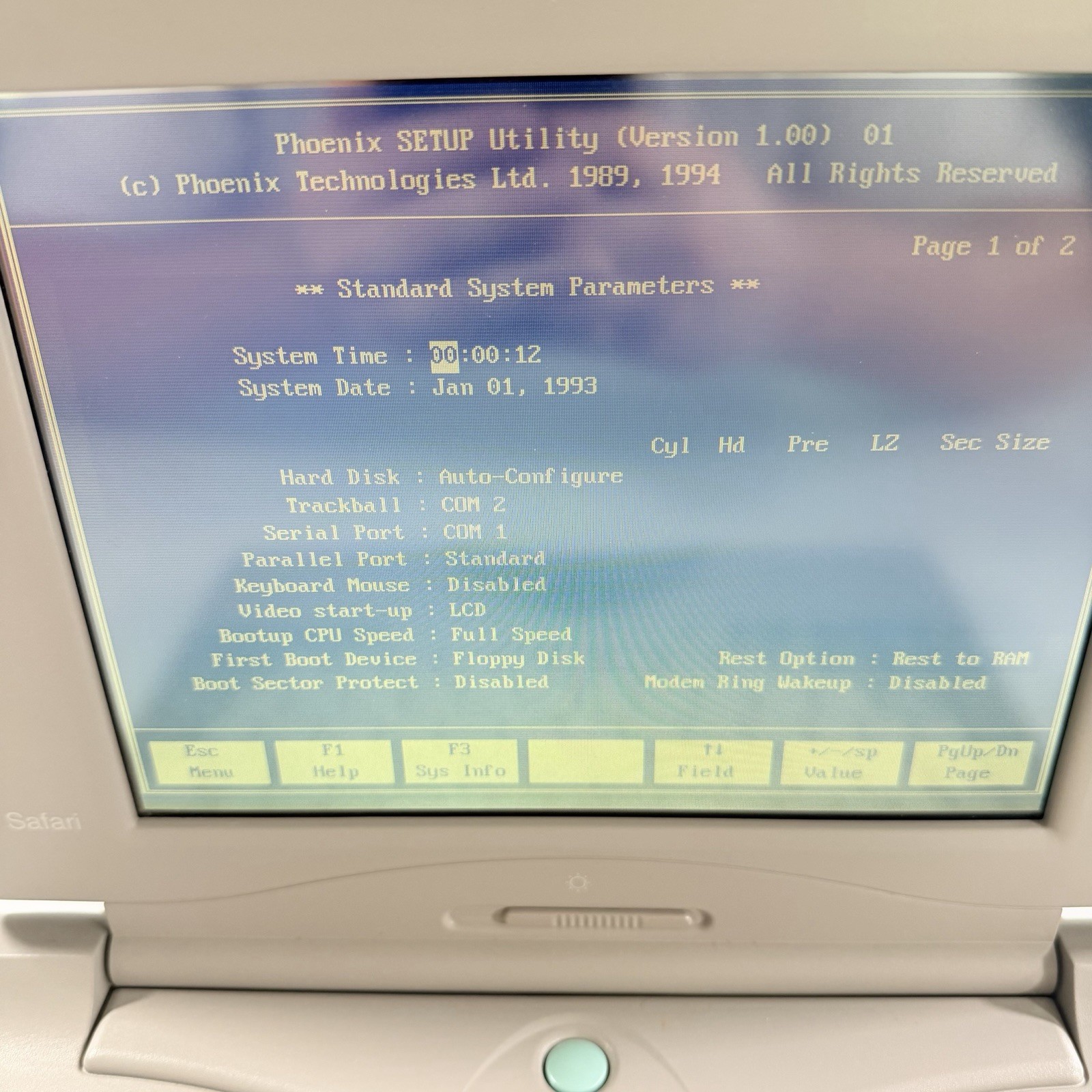 Vintage Retro AT&T Safari 3151 Laptop Computer POWERS ON NO BOOT DEVICE READ