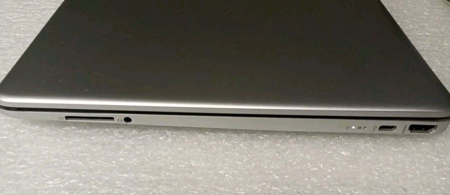 HP Notebook 15-dy1027od Silver i7-1065G7 @1.3 GHz 16GB RAM 256GB SSD