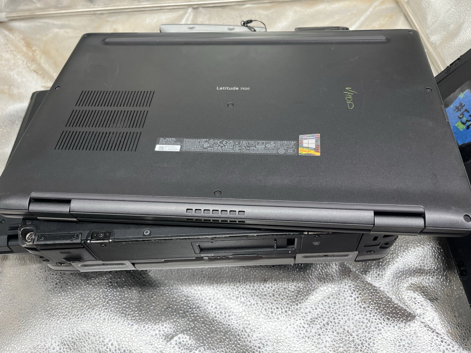 Dell Latitude 7520 i7-1185G7 3.00 GHz 16GB RAM 512GB SSD Windows 11