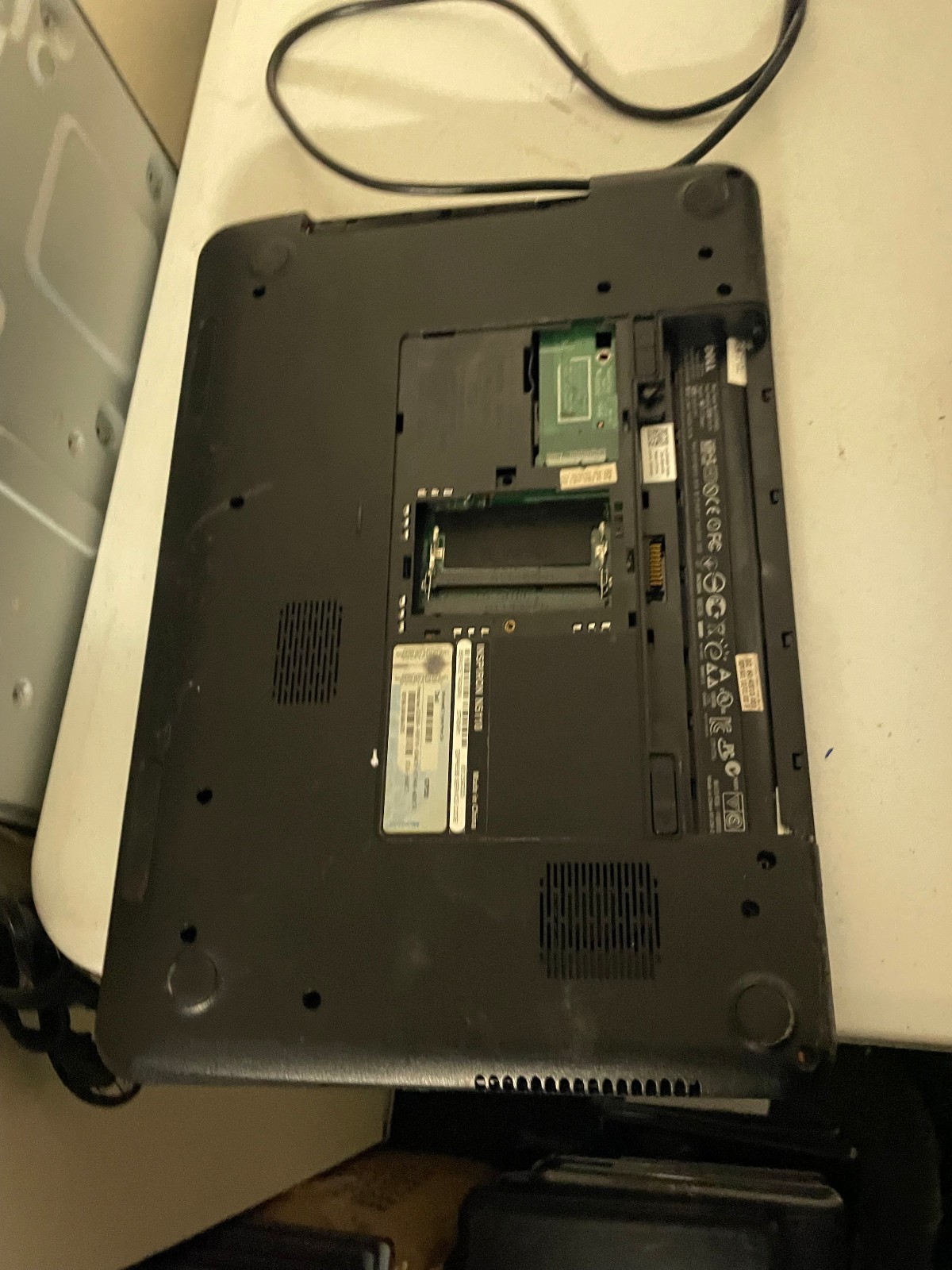 Lot of 3 Dell laptops: Vostro 1520, Inspiron M5030, N5110 Fix/repair wholesale