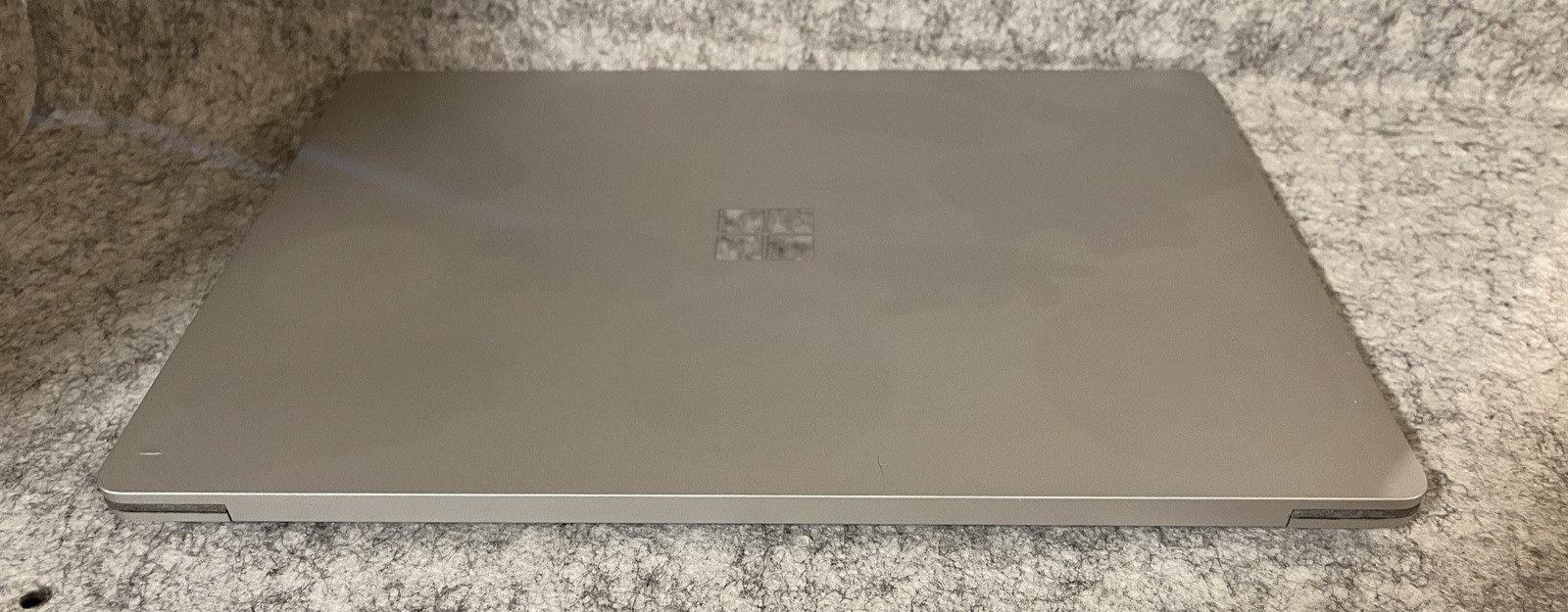 Microsoft Surface Laptop 2 i7-8650U @ 1.90GHz 16GB 512GB SSD Touch screen W-11 P
