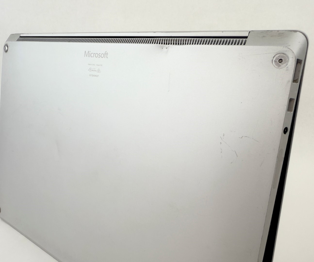 Microsoft Surface Laptop 2 1769 13.5″ Touch i5-8250 8GB 256GB SSD W11H – READ