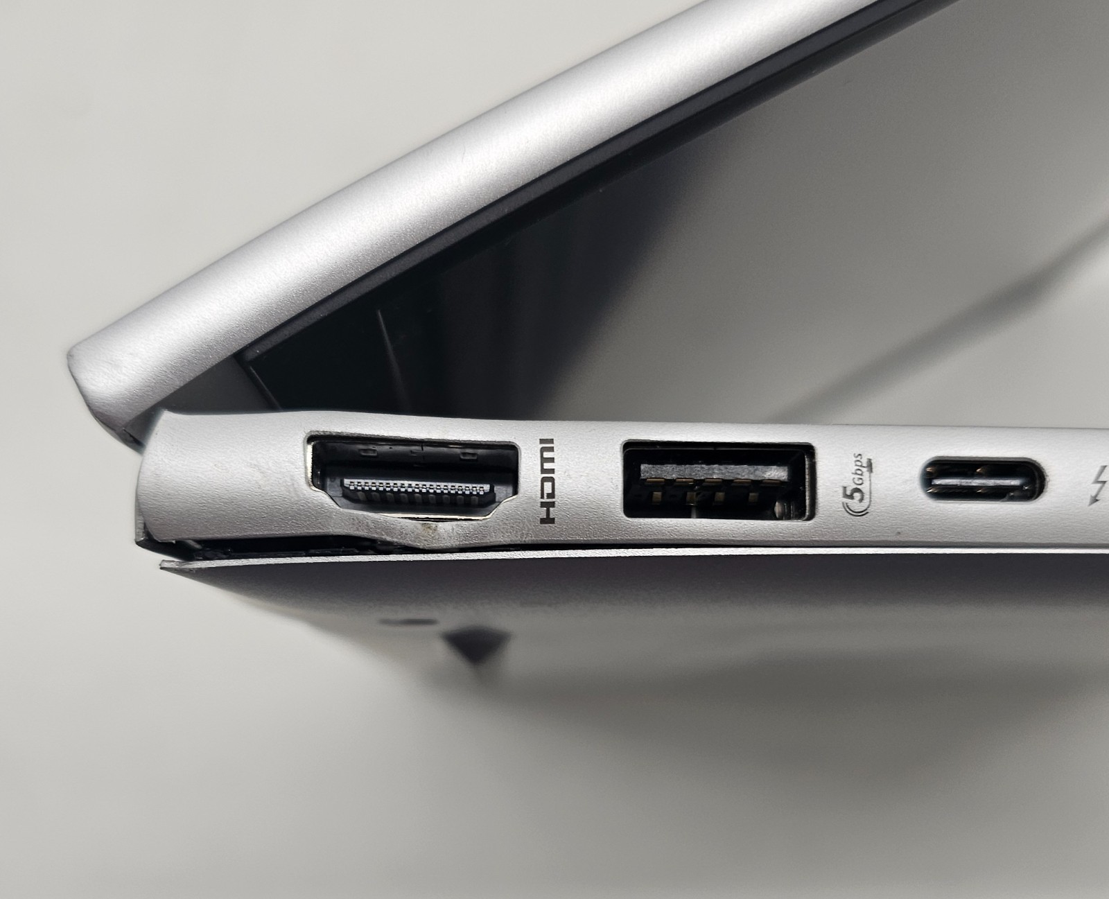 HP EliteBook 845 G11 14″ Touch Laptop AMD Ryzen 7 8840U NO RAM/HD/OS/POWER (FL)