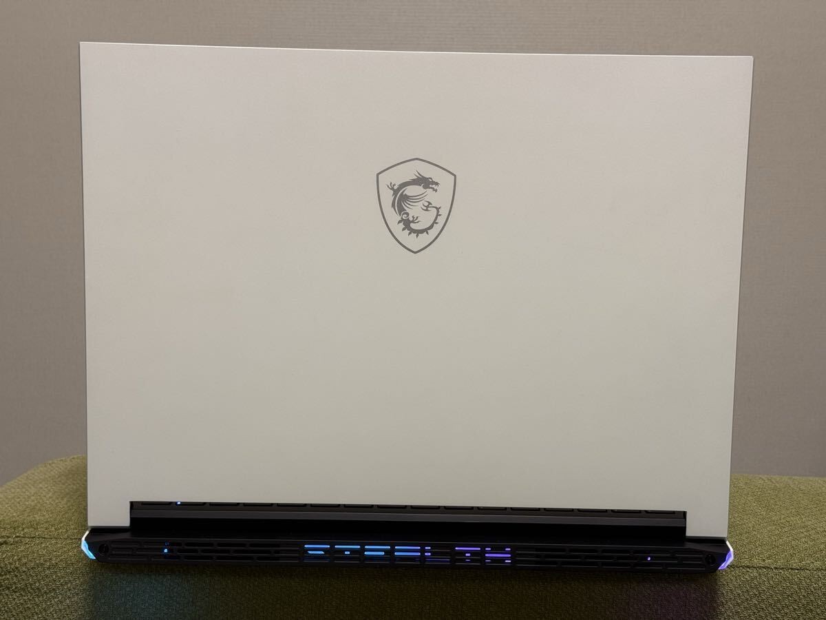 MSI Stealth 14 Studio A13VE 14″ 16GB 1TB SSD GeForce RTX 4050