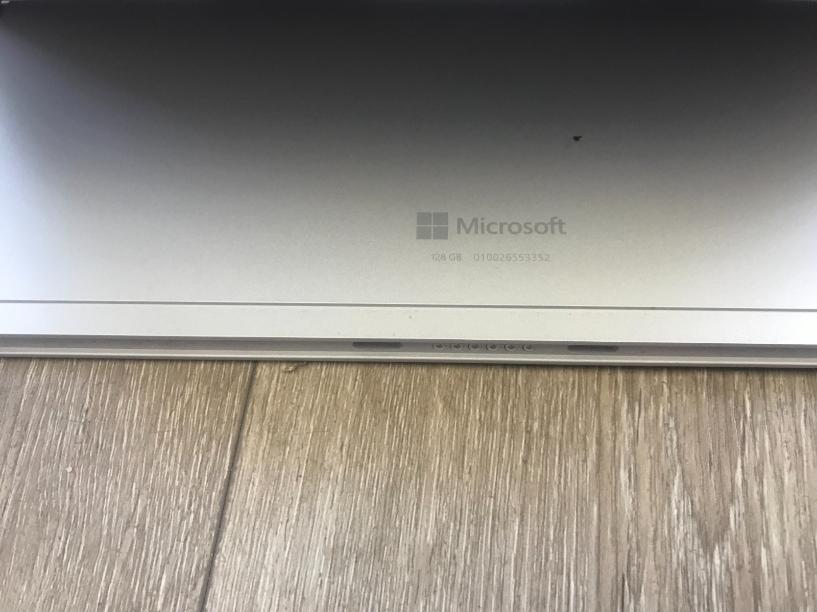 Microsoft Surface 3 1645 Tablet Atom x7 Z8700 1.6GHz 4GB RAM 128GB SSD As Is
