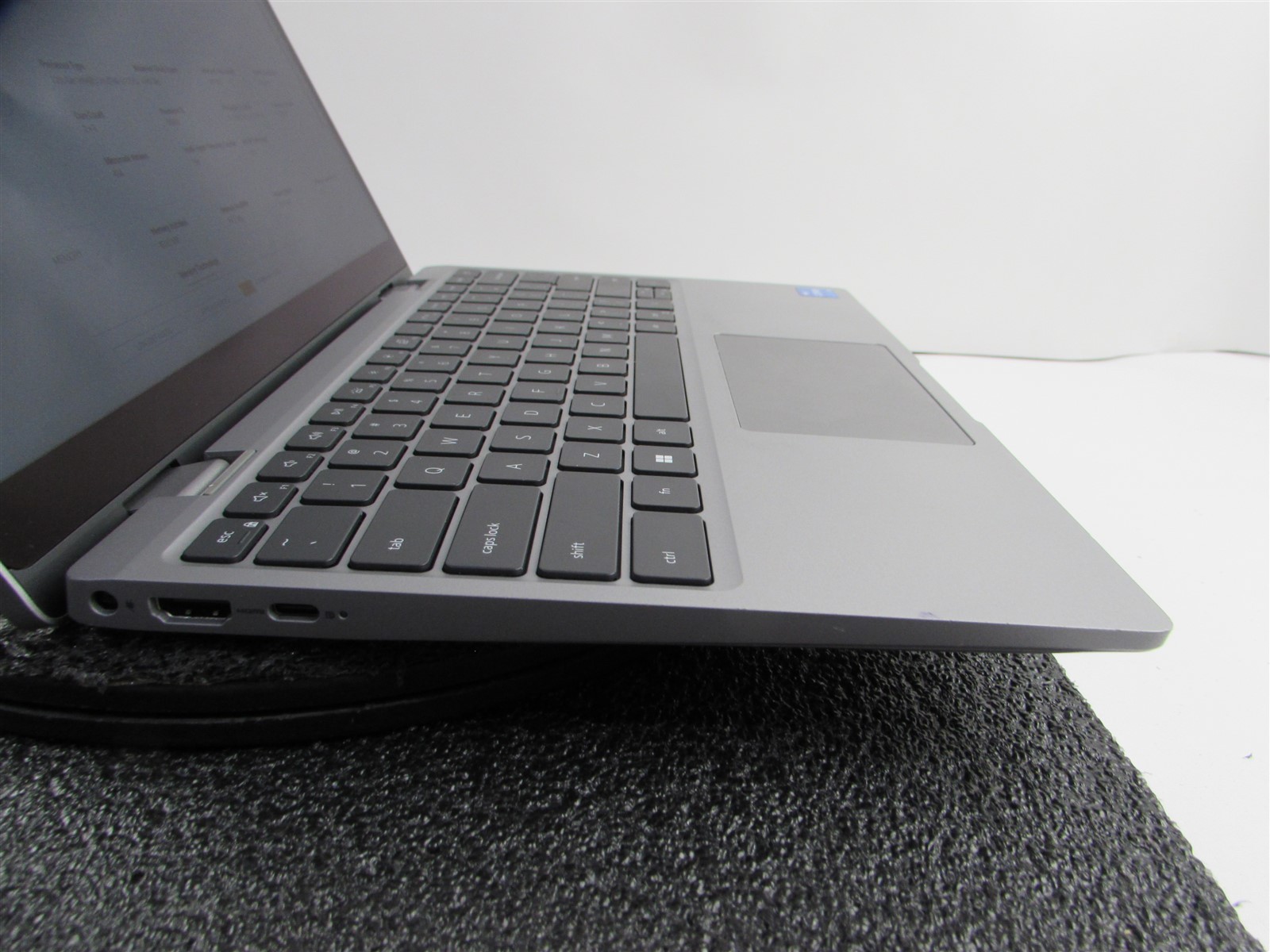 DELL LATITUDE 3330 (Convertible / 2 in 1) I5-1235U 256GB SSD 8GB RAM WIN 11 PRO