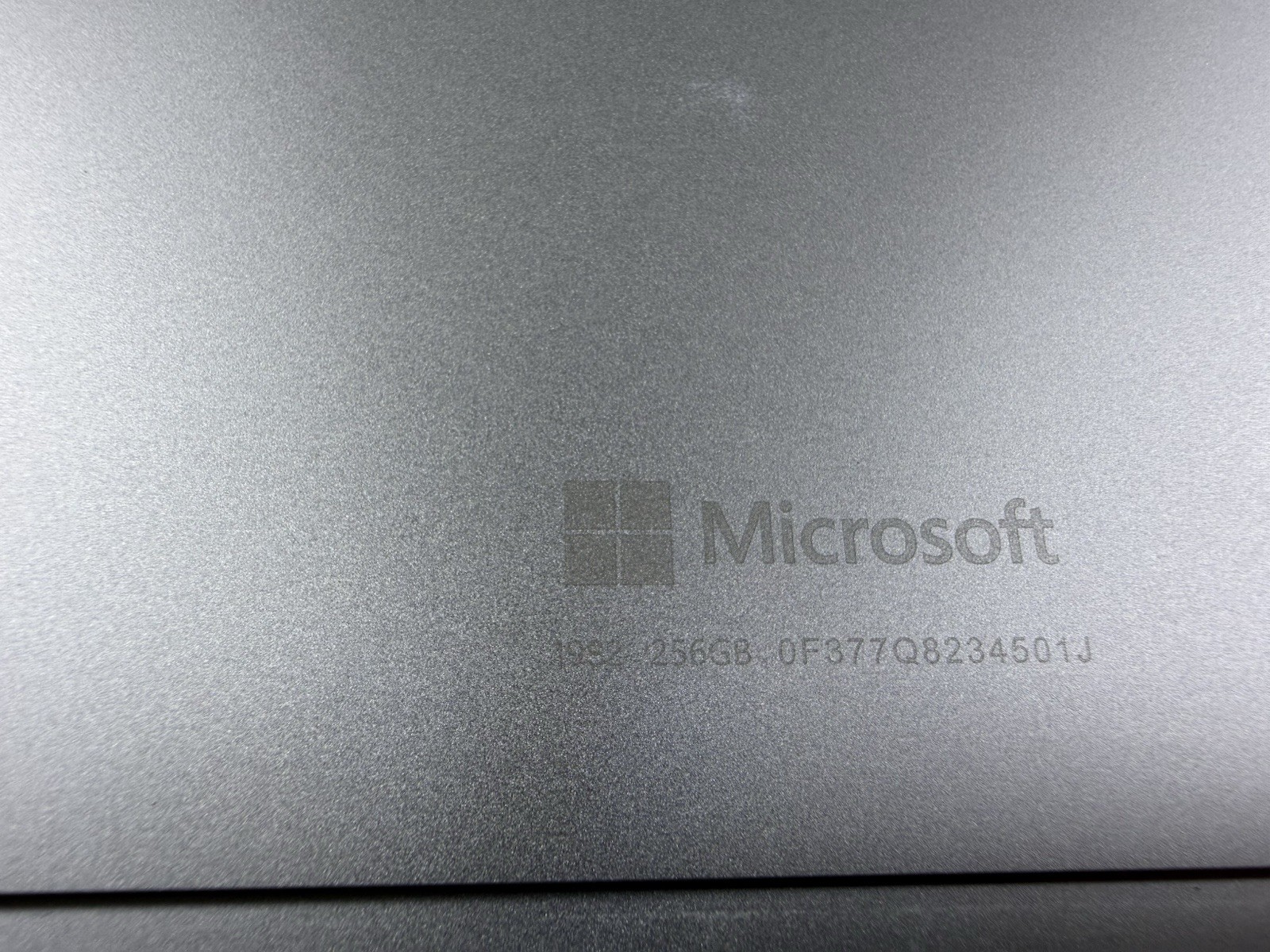 Microsoft Surface Pro 8 (1982) i5-1145G7 – 16GB RAM – 256GB 120Hz – Win 11 Pro
