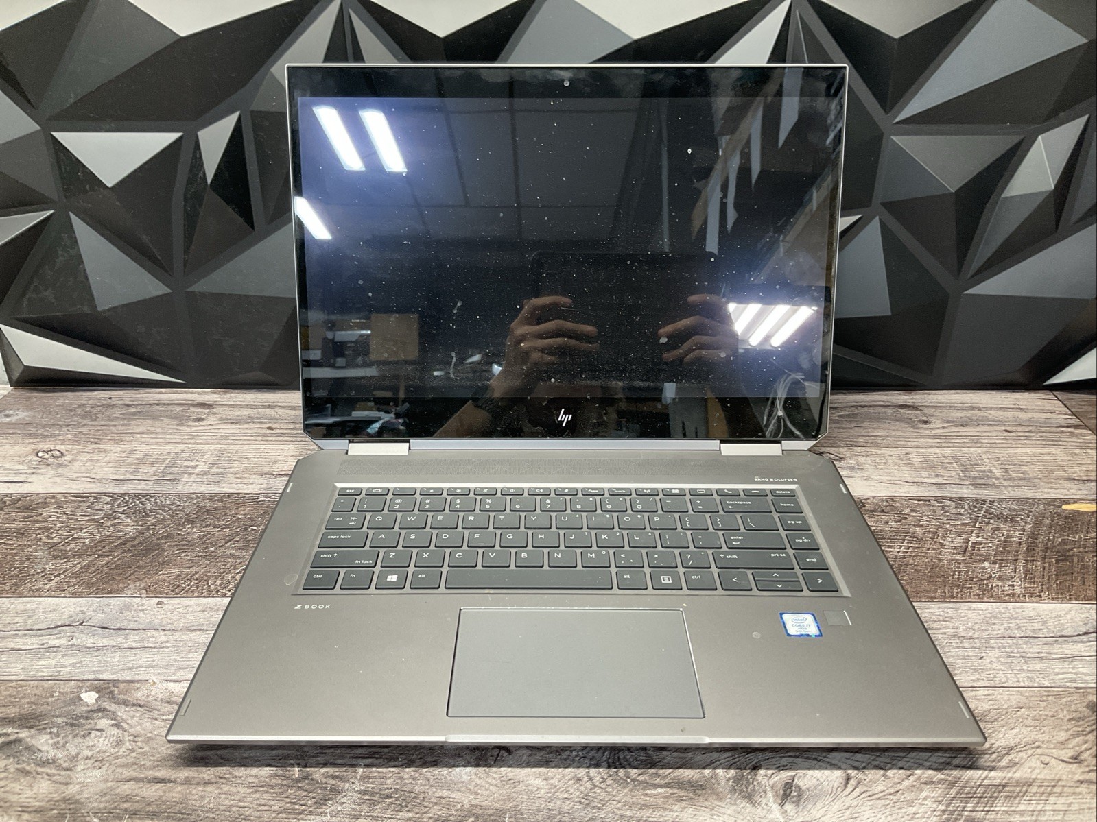 HP ZBook x360 G5 Studio / i7 9th Gen / No RAM Laptop Notebook PC / M5
