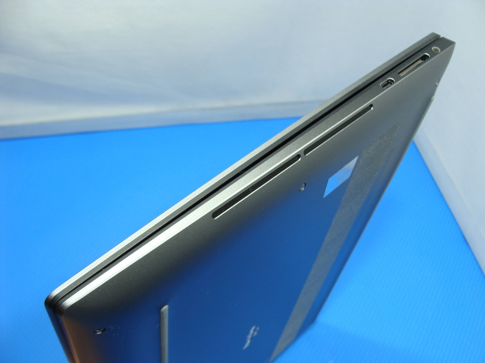 Dell Precision 5570 15.6″FHD+ i7-12800H 2.4GHz 64Gb 512GB RTX A1000 4GB Win11Pro