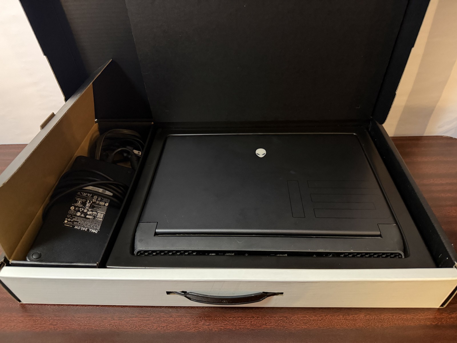 Alienware m15 R5 Ryzen 9 5900HX RTX 3070 16GB 1TB Gaming Laptop 360Hz