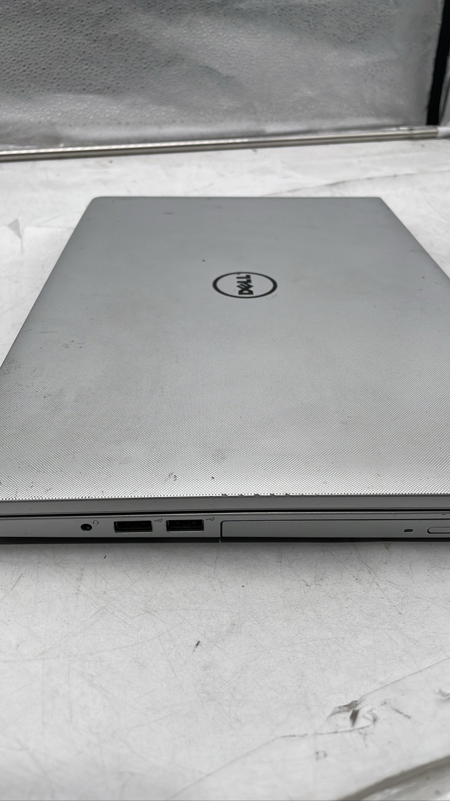 Dell 15.6″ Intel Core i7 AMD Radeon Graphics Laptop 66MYDC2 For Parts Or Repair