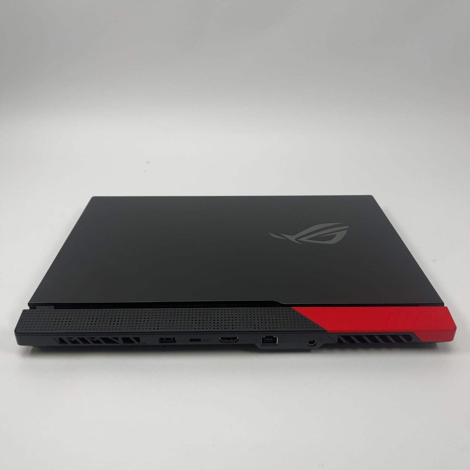 Asus ROG Strix G15 15.6″ Ryzen 9 5980HX 32GB RAM 512GB SSD AMD Radeon RX 6800M