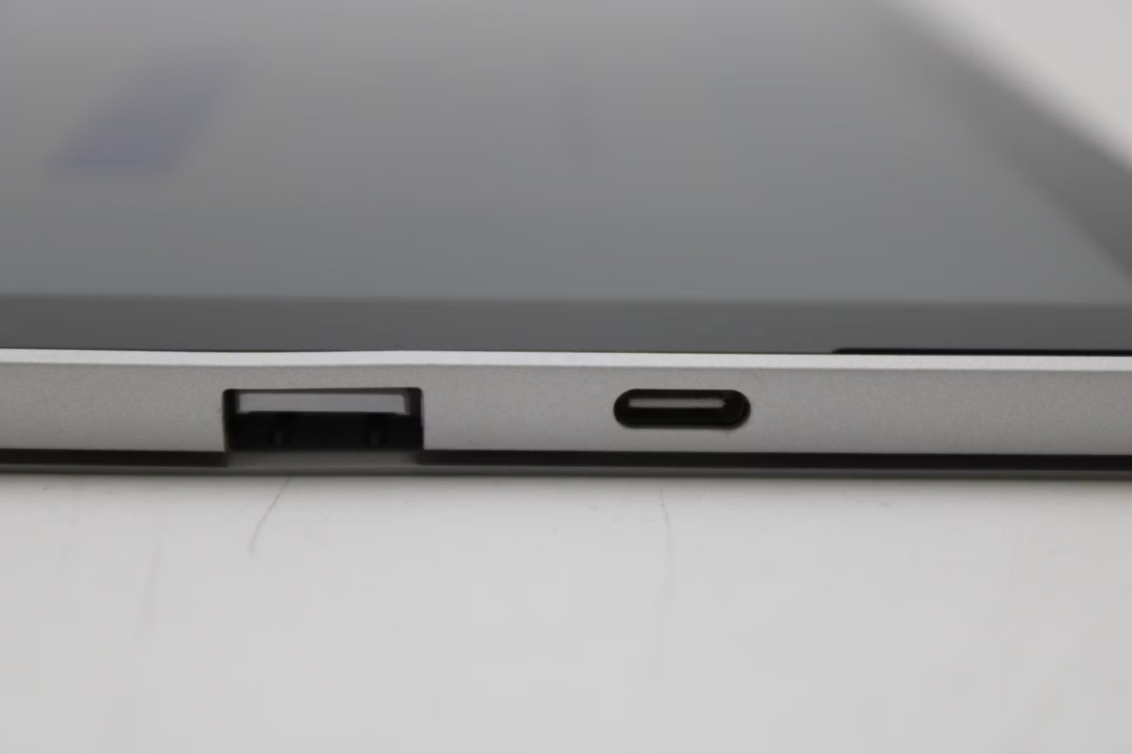 Microsoft Surface Pro 7 Used 12.3″ i5-1035G4, 16GB RAM, No Keyboard