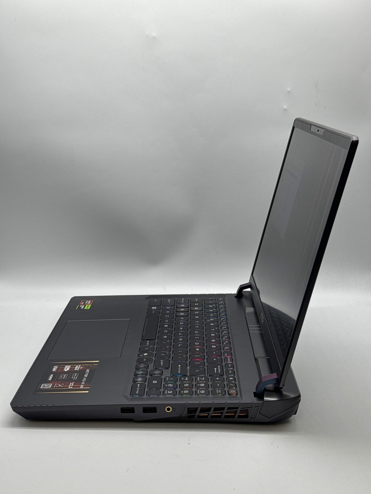 MSI Vector A16 HX 16″ Ryzen 9 8940HX 16GB RAM 1TB SSD RTX 5070 Ti Black Used