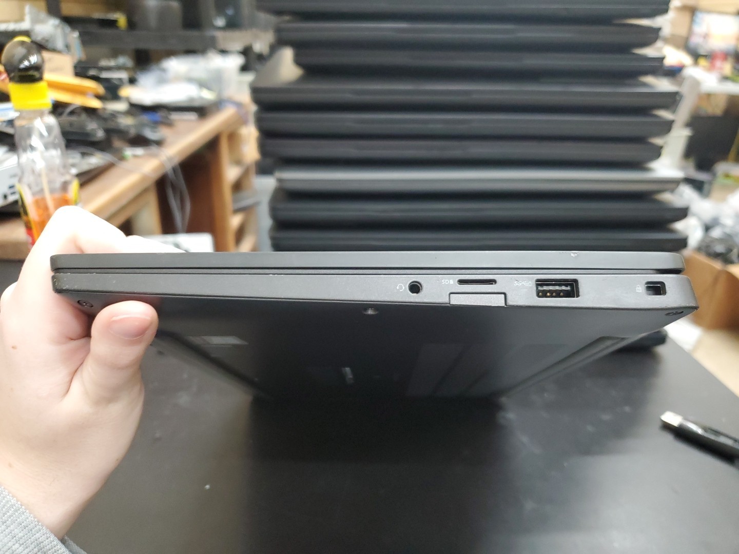 Dell Latitude 7400 14″ i5-8365U 8GB 256gb SSD Laptop W11P 011626-2