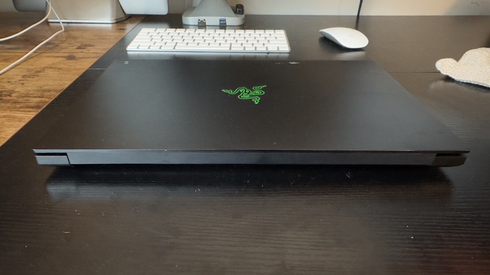 Razer Blade 15 15.6″ (256GB SSD, Intel Core i7-10750H, 2.6GHz, 16GB RAM) Laptop