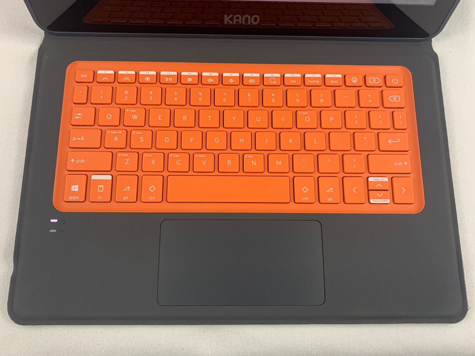 Kano Tablet/ Laptop Intel Atom x5-Z835 1.44GHz 4GB RAM Win 10 Home, Bad Speaker