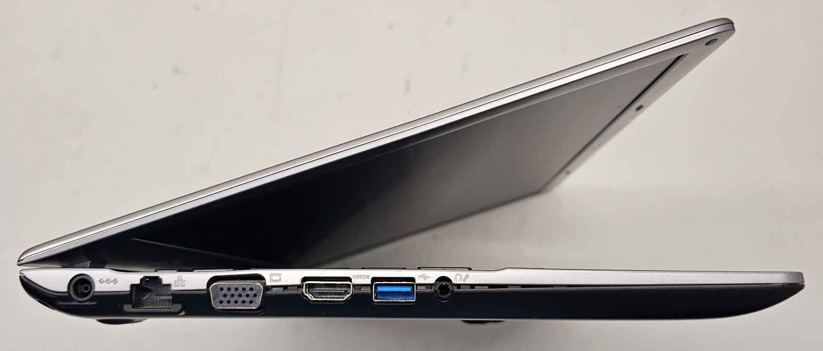 Samsung Series 5 NP510R5E Laptop Intel Core i5-3230M 8GB Ram NO HD/OS (FL)