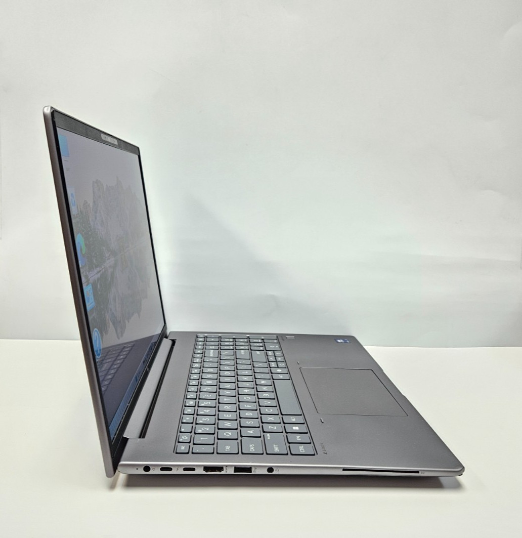 HP ZBook Power G11 16″ Mobile Workstation Ultra 7 165H 32GB – 1TB SSD Watrranty