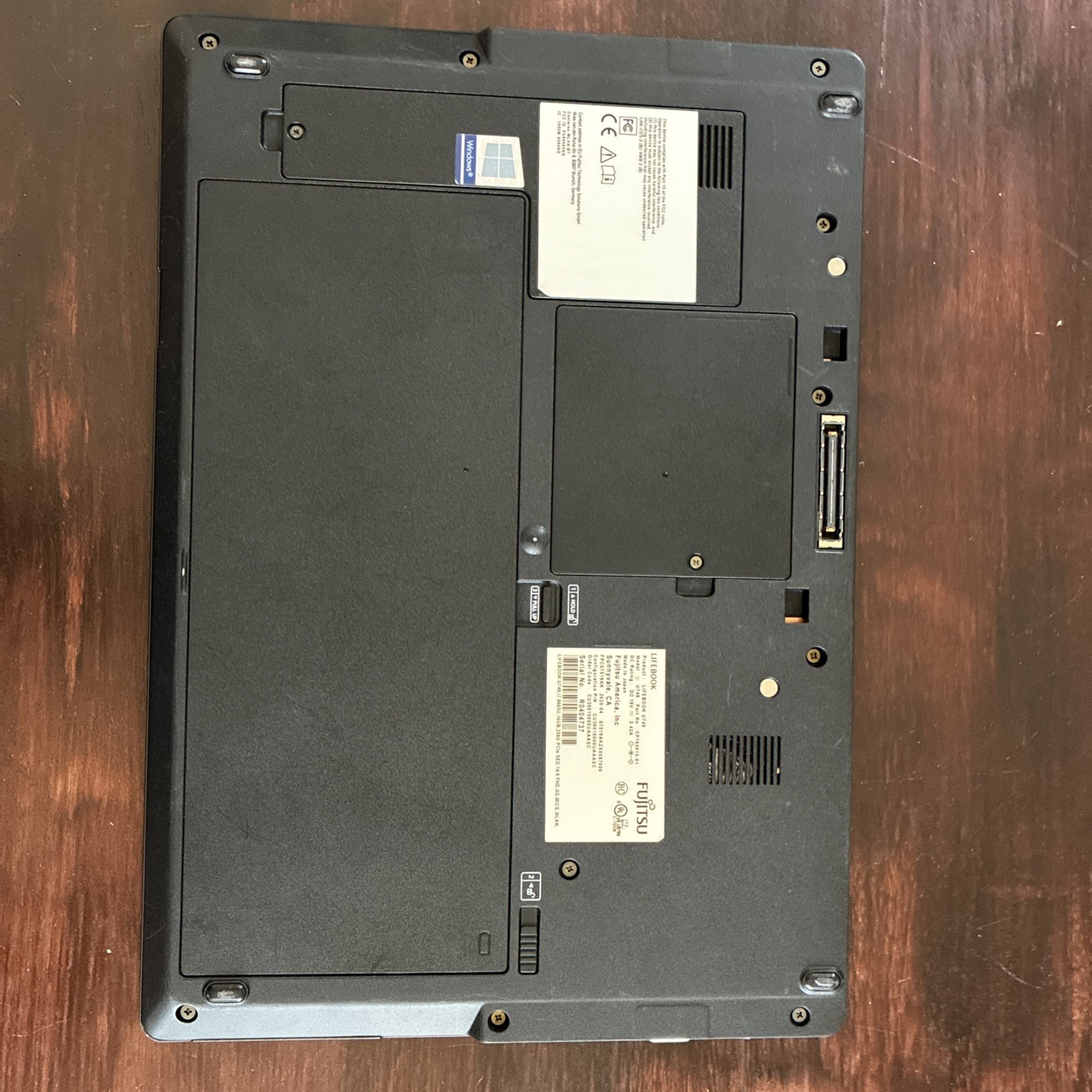 Fujitsu Lifebook U749 14″ i7-8665U 4.80GHz 16GB Ram – No SSD / Read Descrip