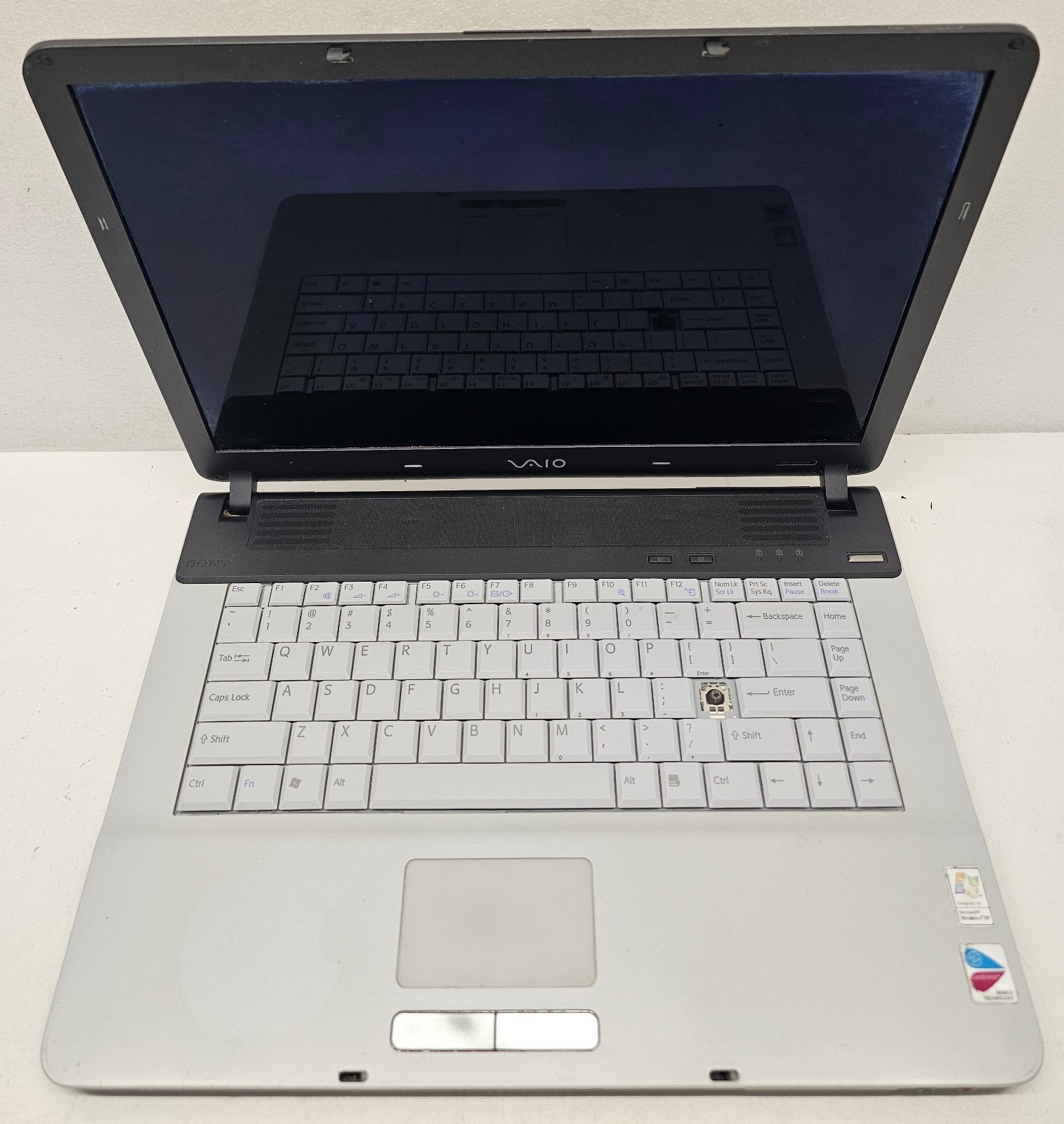 Sony Vaio VGN-FS760/W 15.4″ Laptop Intel Centrino NO RAM/HD/OS/POWER (FL)