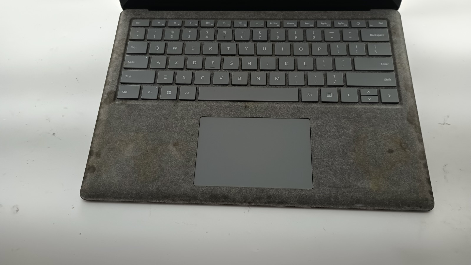 12033 Surface Laptop.(No charger!!) i7-7660U.8GB.256GB SSD.13.3″ 2K Touch.W11