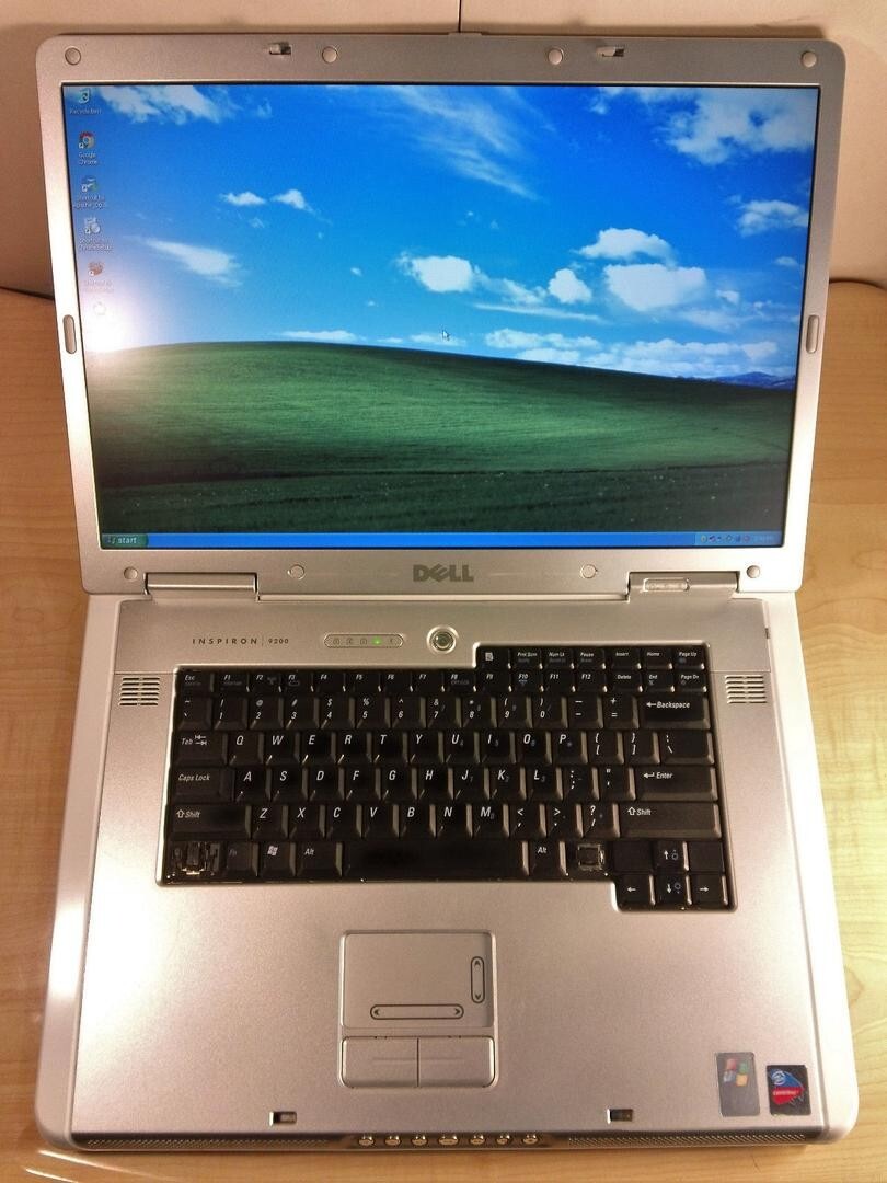 HUGE 17″ SCREEN Dell Inspiron 9300 Laptop Windows XP Office2010 2GB NewBatWkGr8!