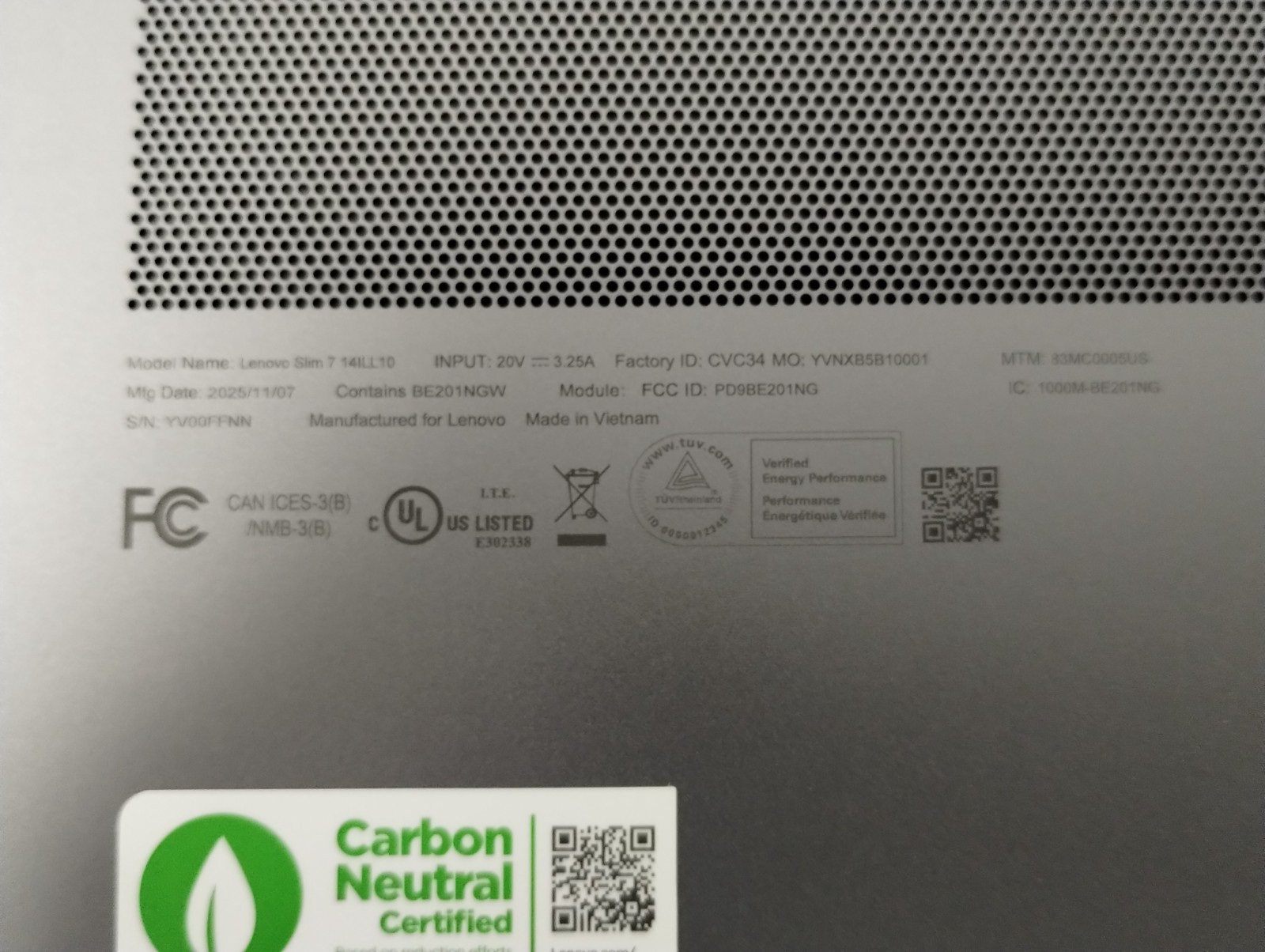 Lenovo Slim 7 14ILL10, Intel Core Ultra 7 258V, 2.20 GHz, 32 GB RAM, 1 TB NVMe