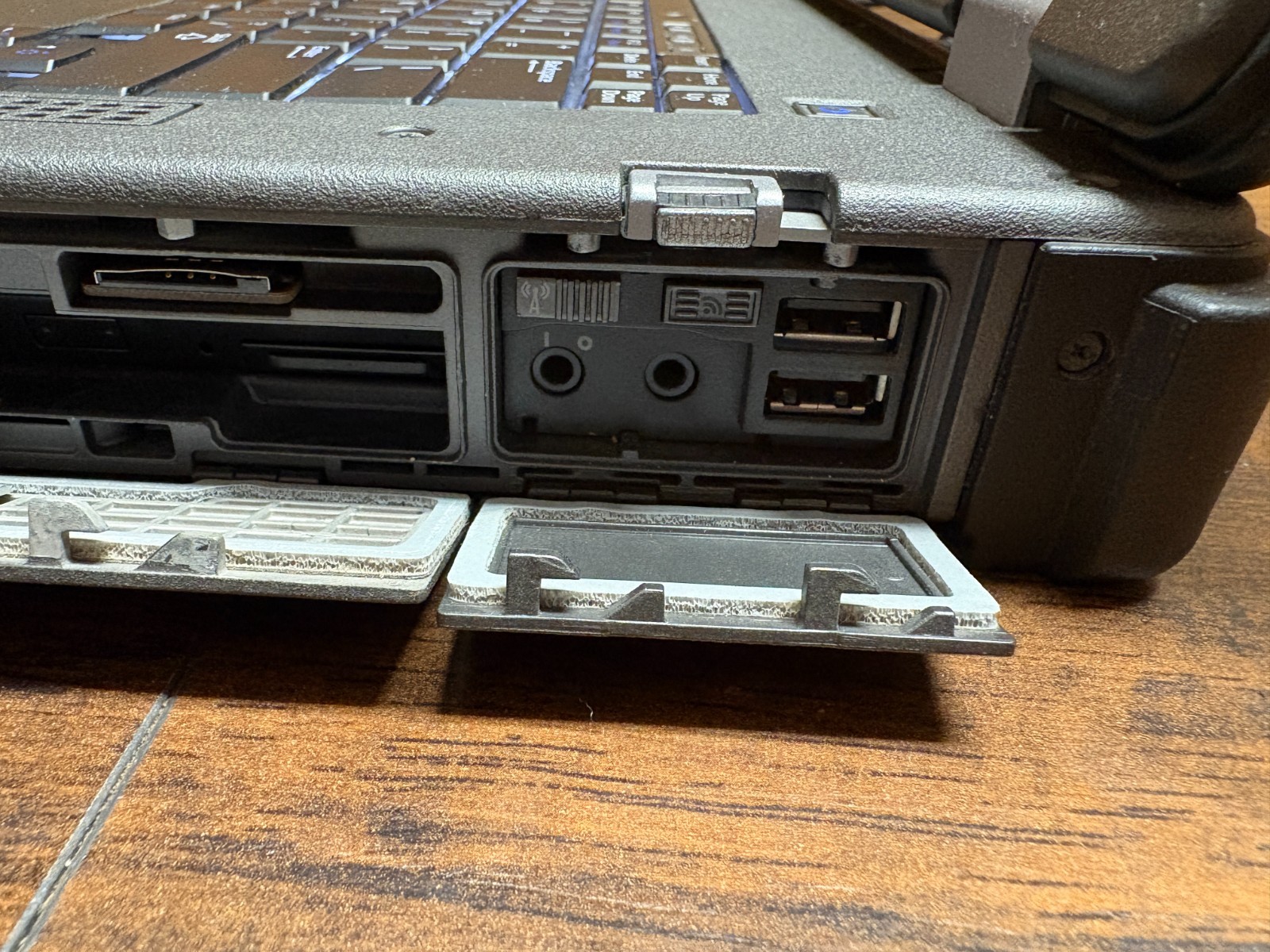Dell Latitude E6400 XFR 55T7XL1 P02G Ballistic Armor Laptop No HDD