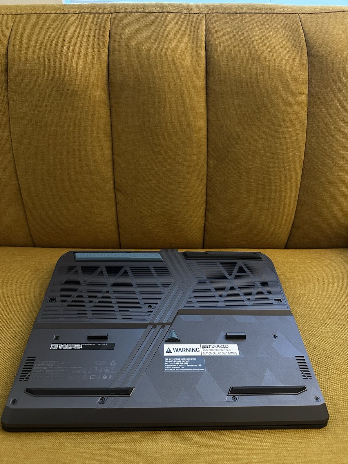 MSI Vector 16 HX AI 16″ (2026) RTX 5070 Core Ultra 9 275HX – 1TB SSD Barely Used
