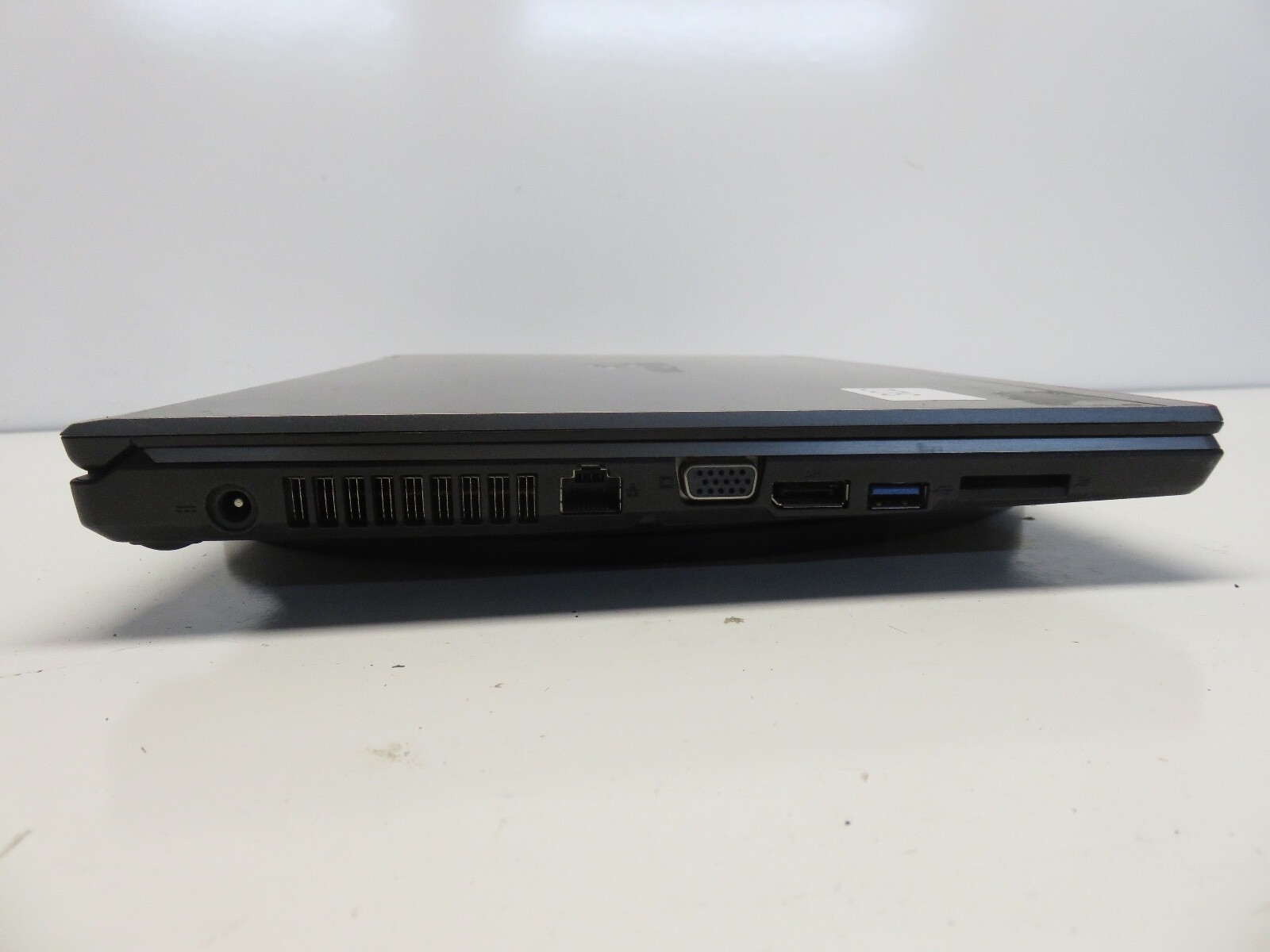Fujitsu LifeBook E754 Intel Core i5-4300M 2.6GHz 4 GB NO HDD No Batt