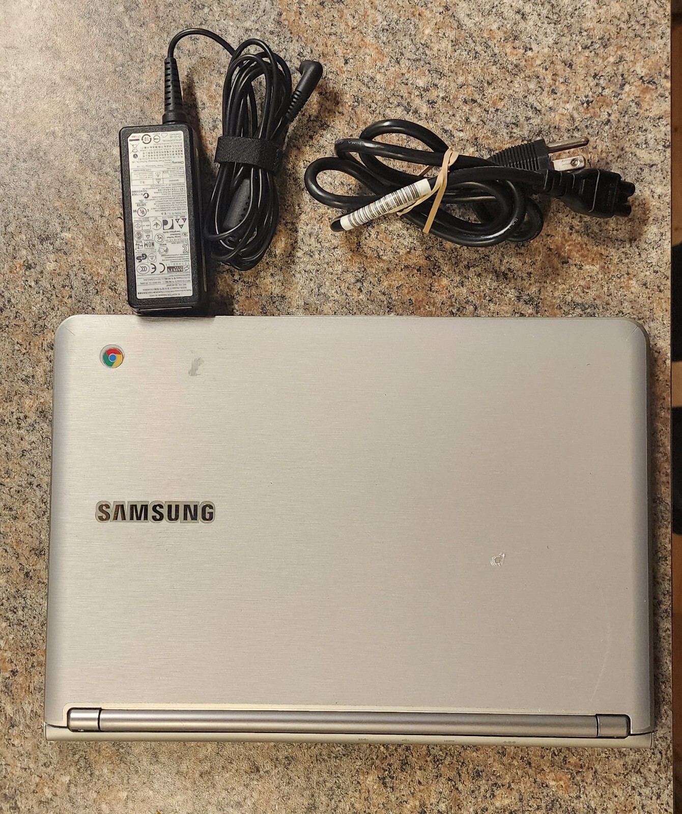 Samsung Chromebook XE303C12 FOR PARTS ONLY Includes AC Charger