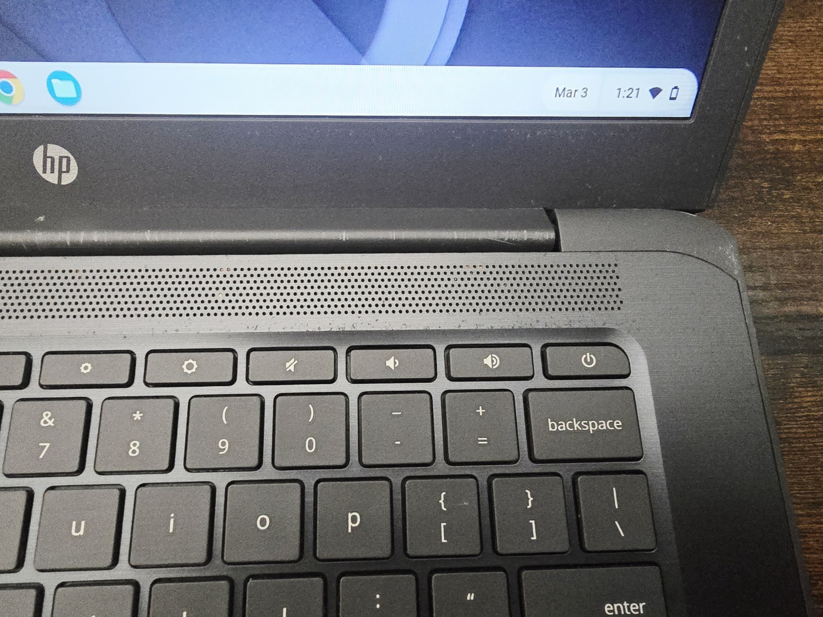HP ChromeBook 14 G5 14″ Touchscreen HD Laptop Celeron Chrome OS